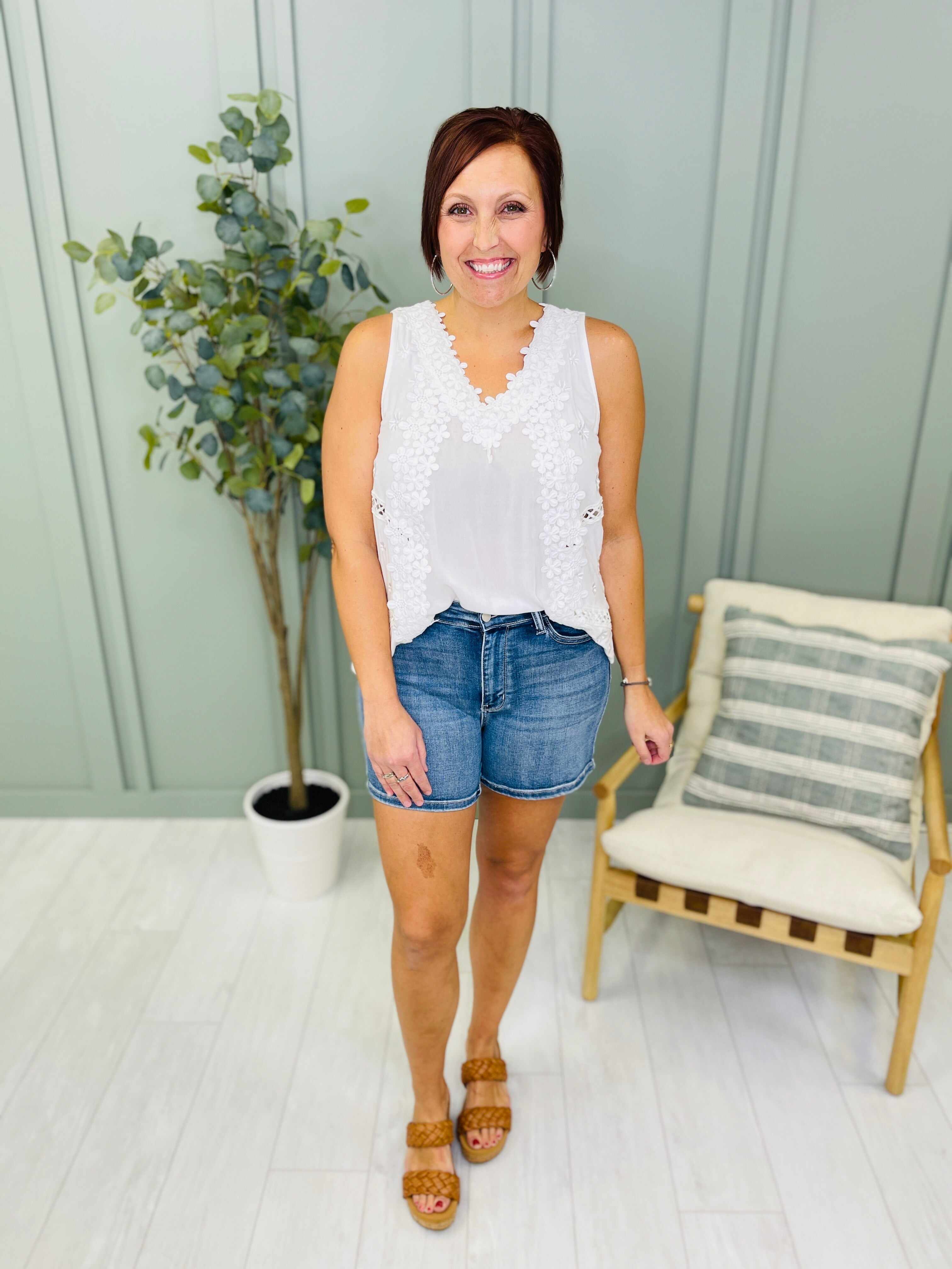 REG/CURVY Made You Look Shorts