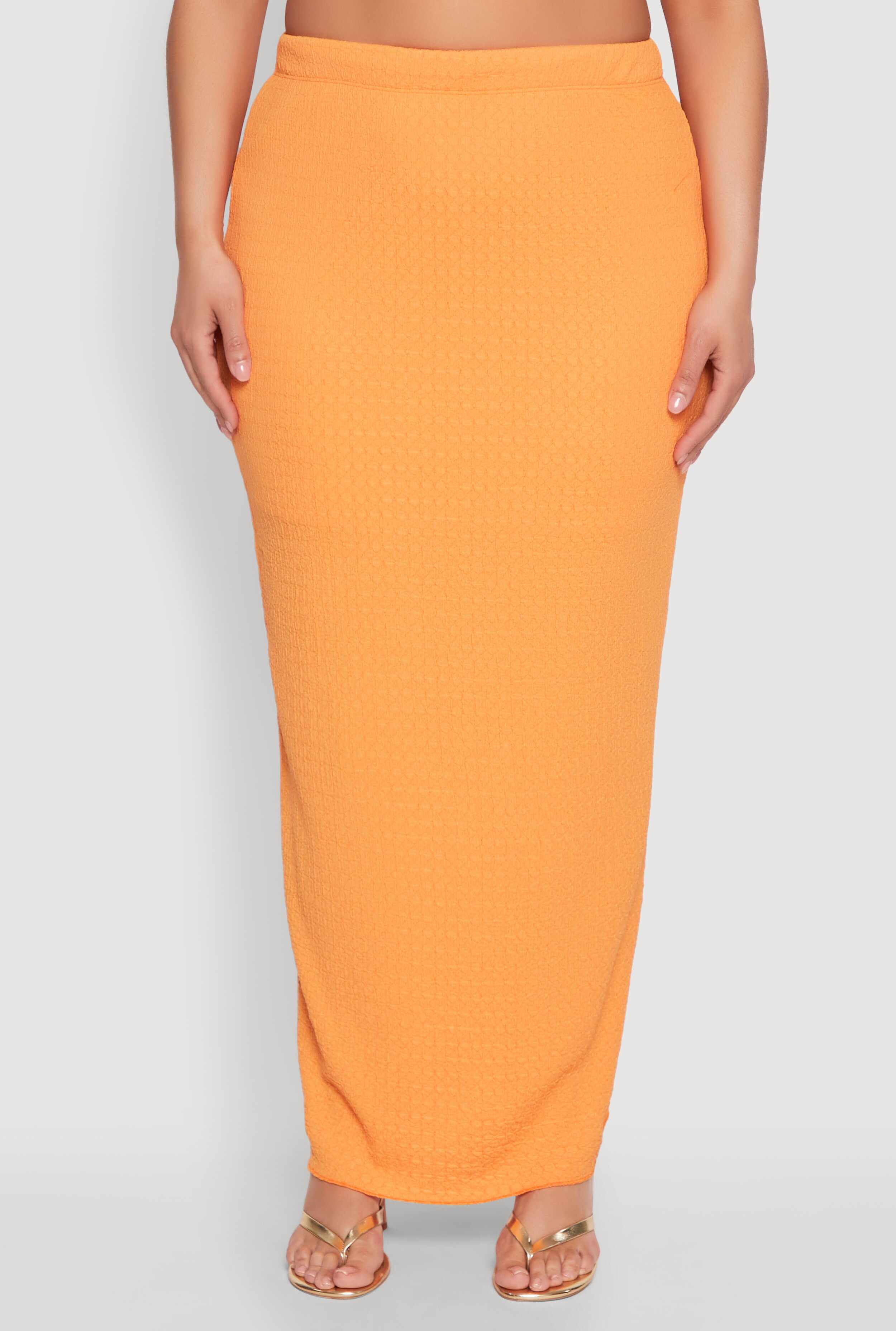 Plus Size Textured Knit Maxi Skirt