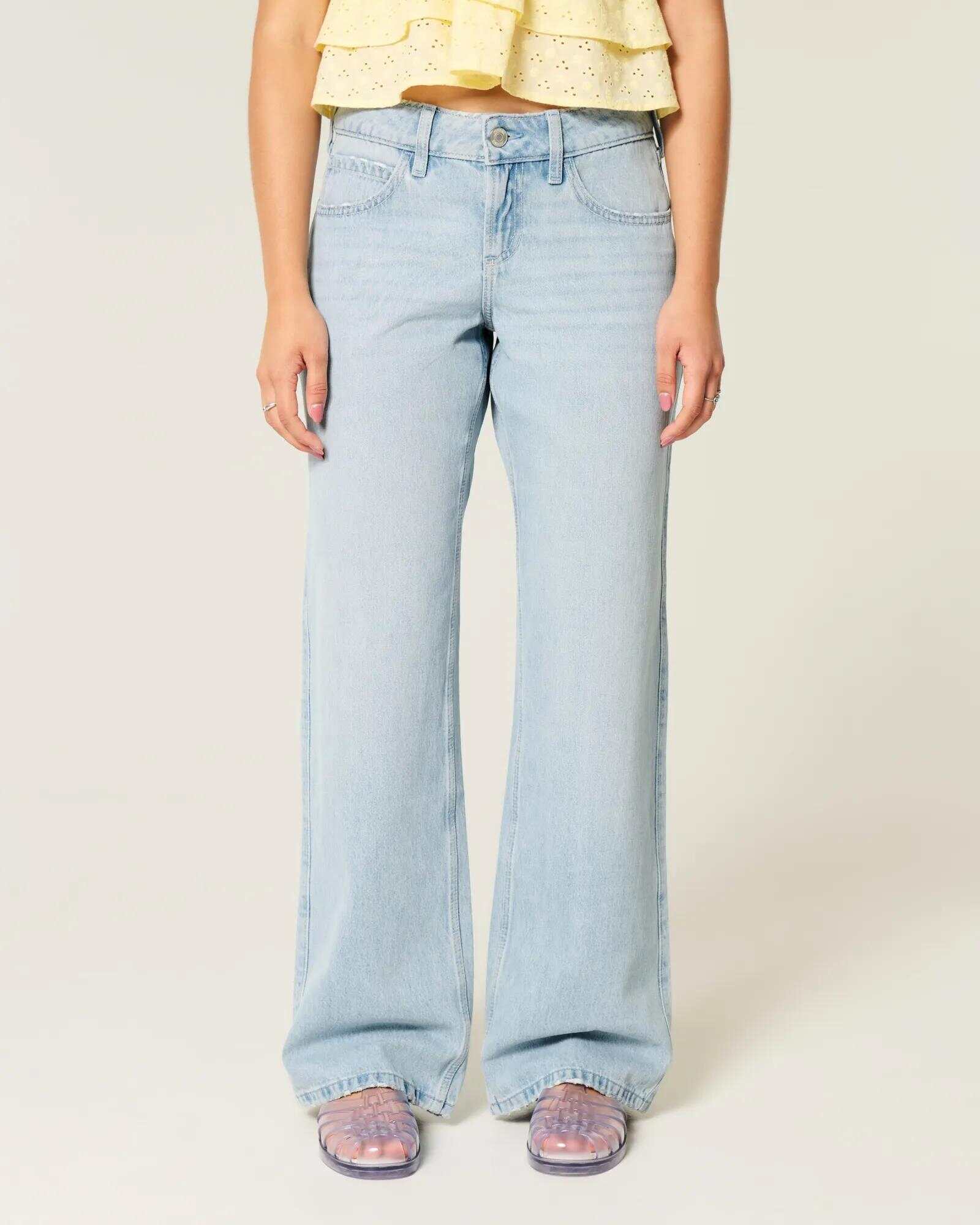 Curvy Low-Rise Light Wash Baggy Jeans
