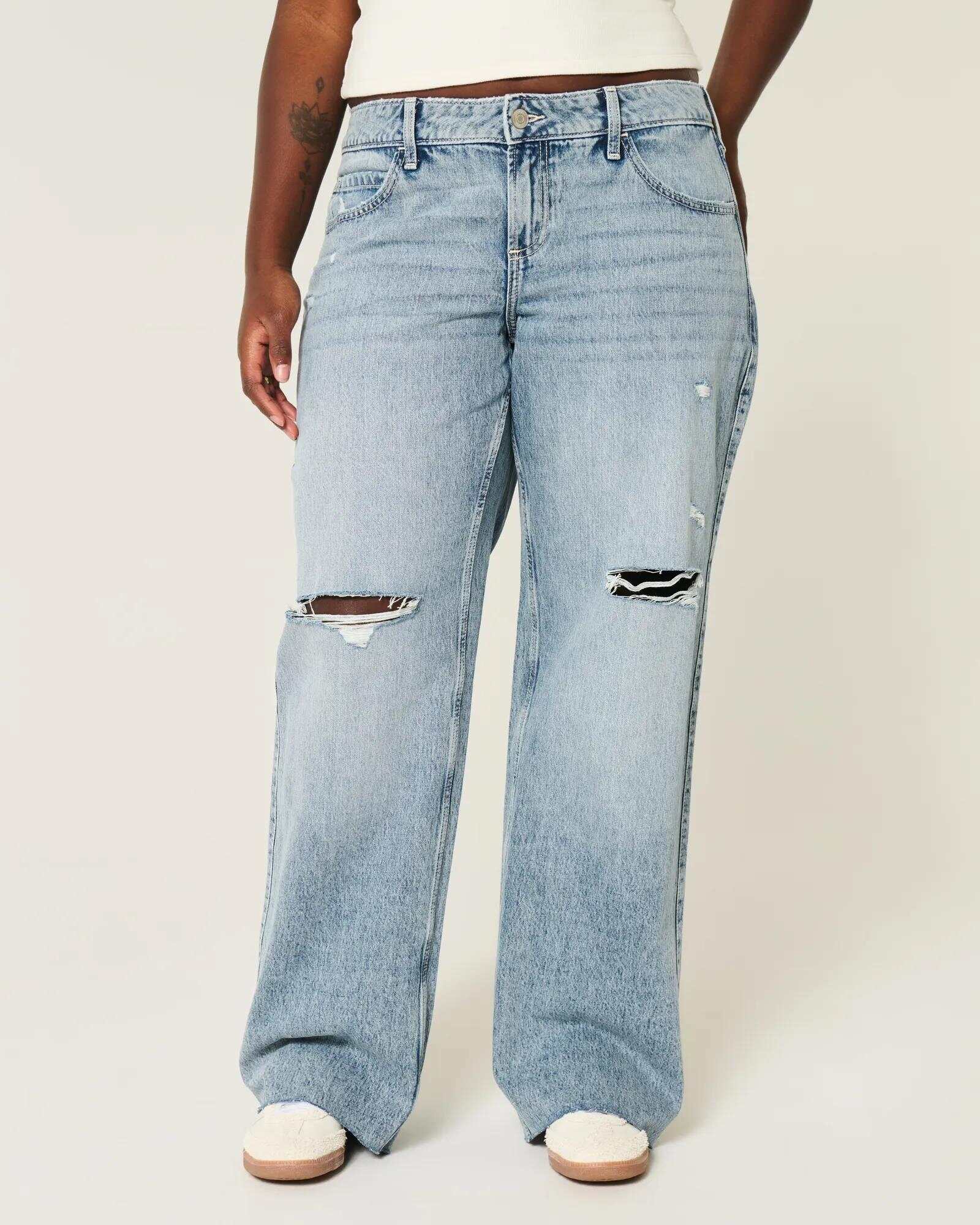 Curvy Low-Rise Light Wash Baggy Jeans