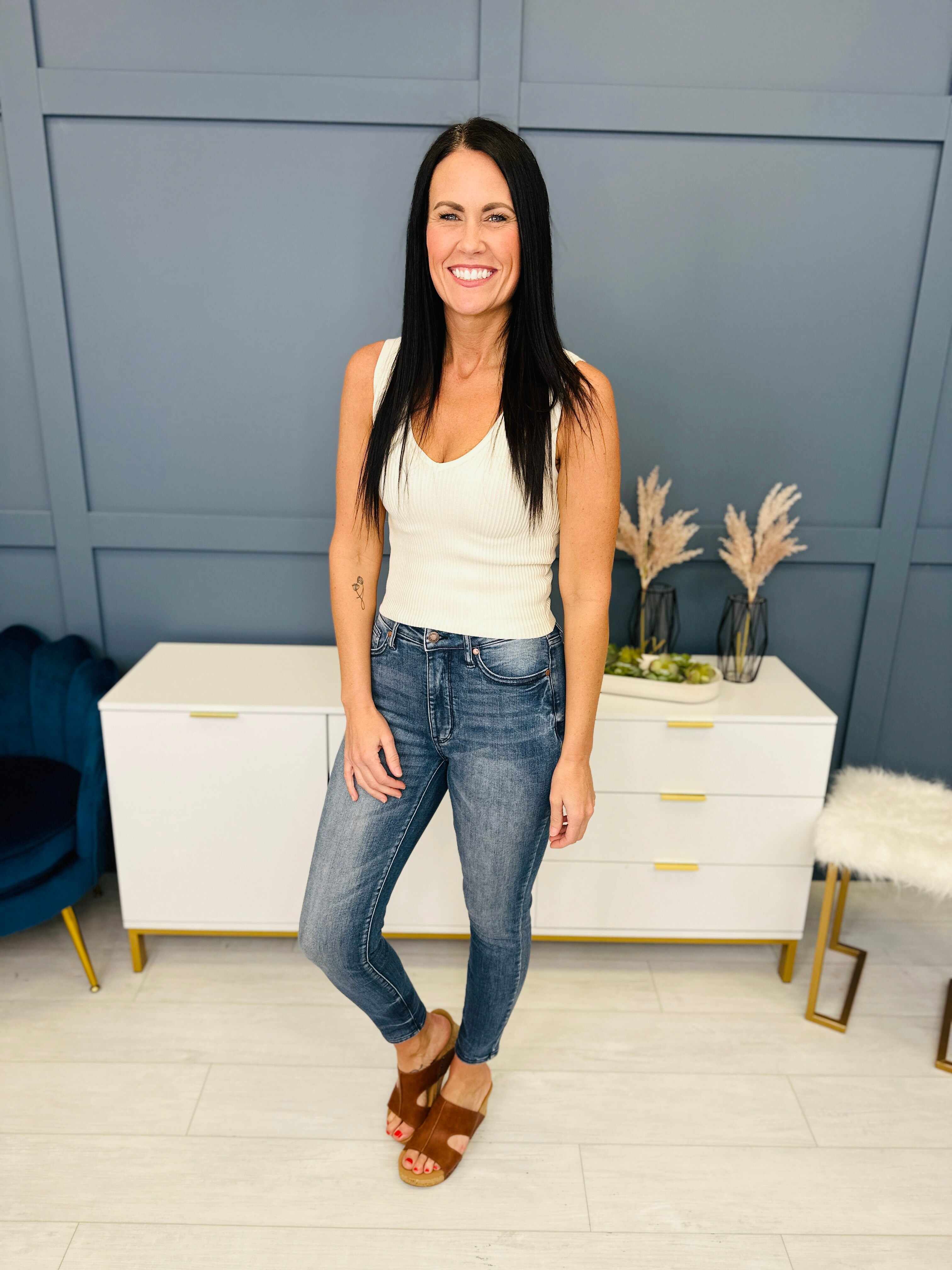 Tummy Control Skinny Jeans in Reg/Curvy Total Infatuation Restock