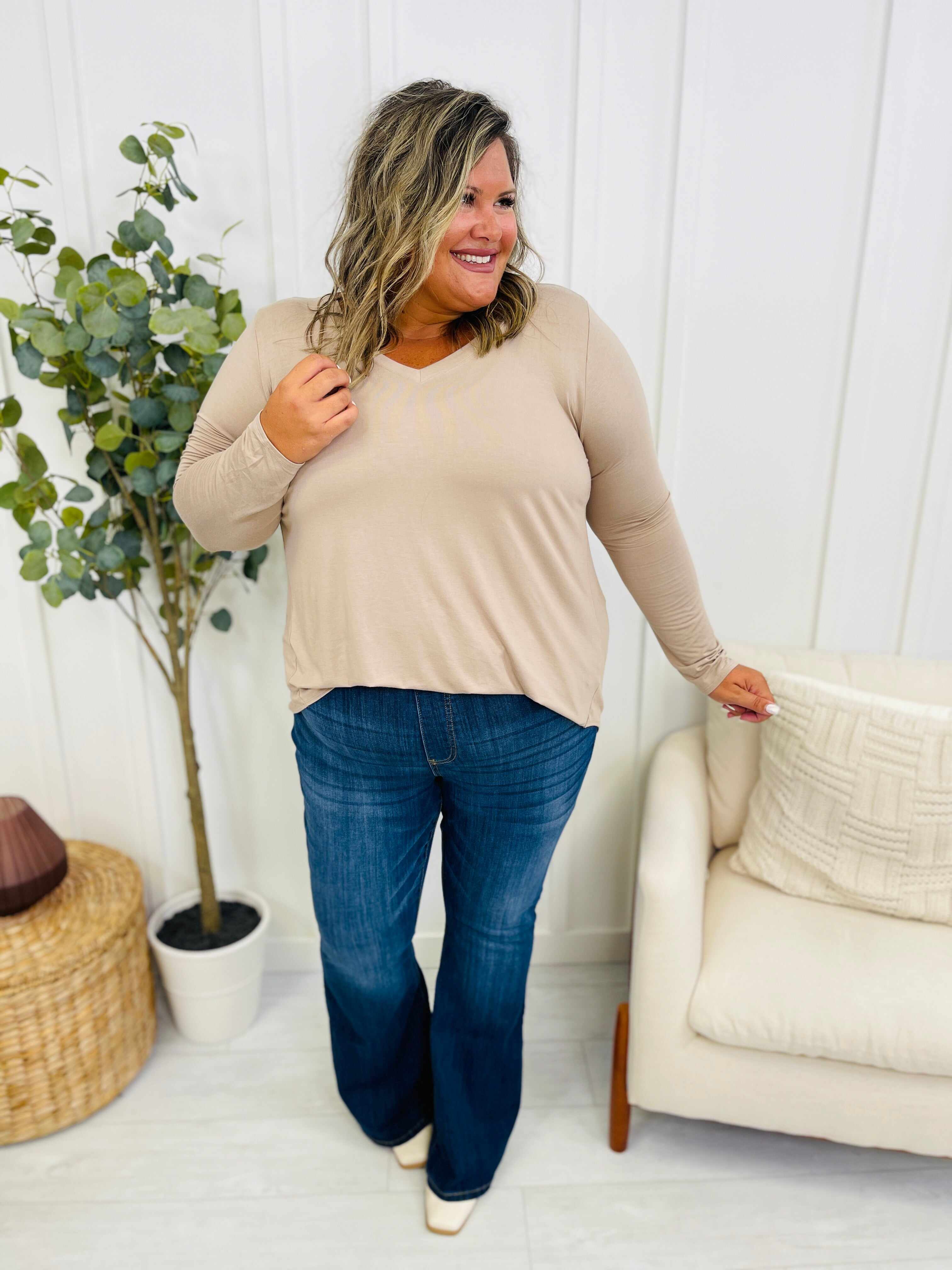 REG/CURVY Dream On Pull On Flare Jeans