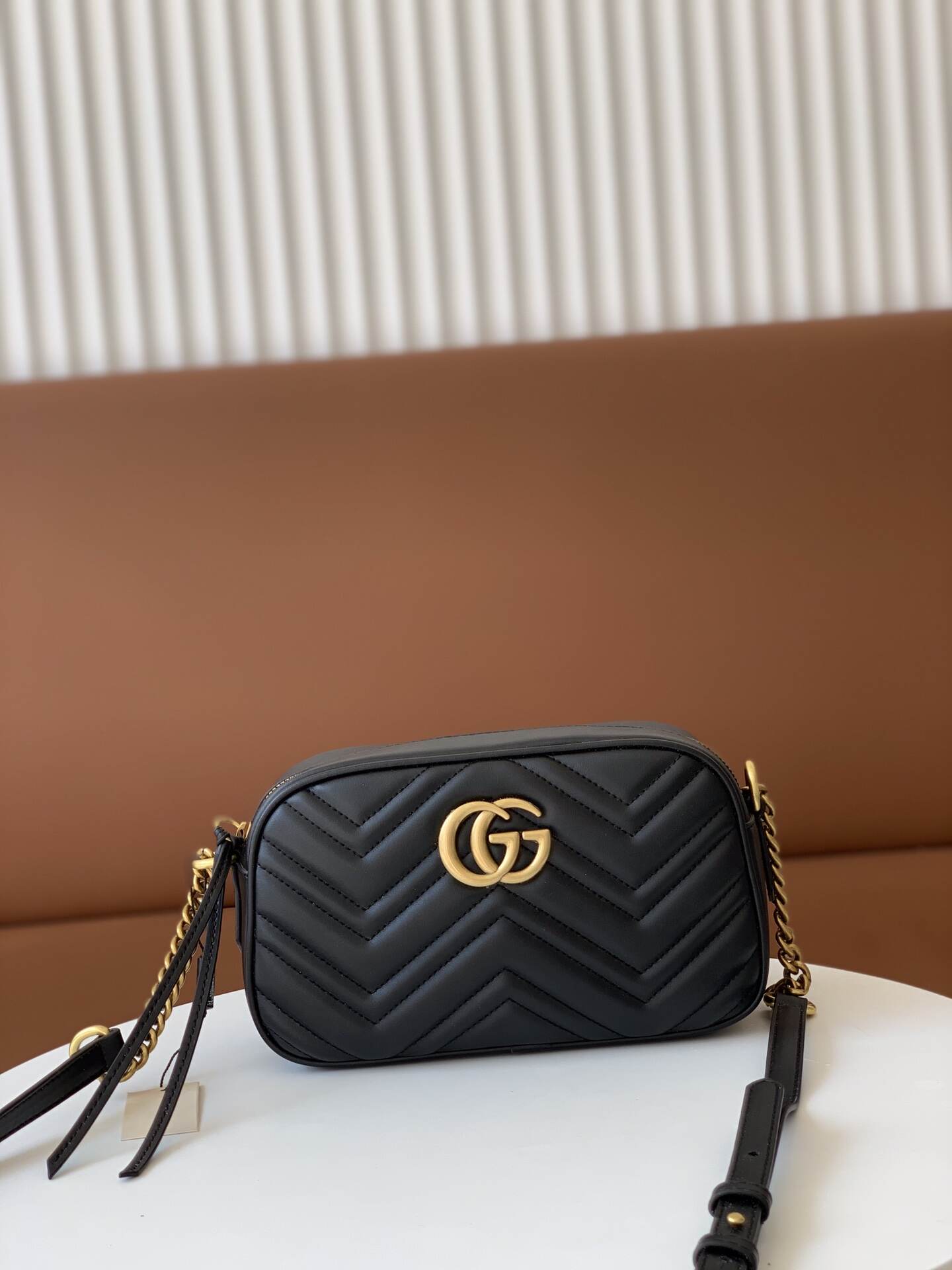 𝗚𝘂𝗰𝗰𝗶 𝗺𝗮𝗿𝗺𝗼𝗻𝘁 camera bag 24cm