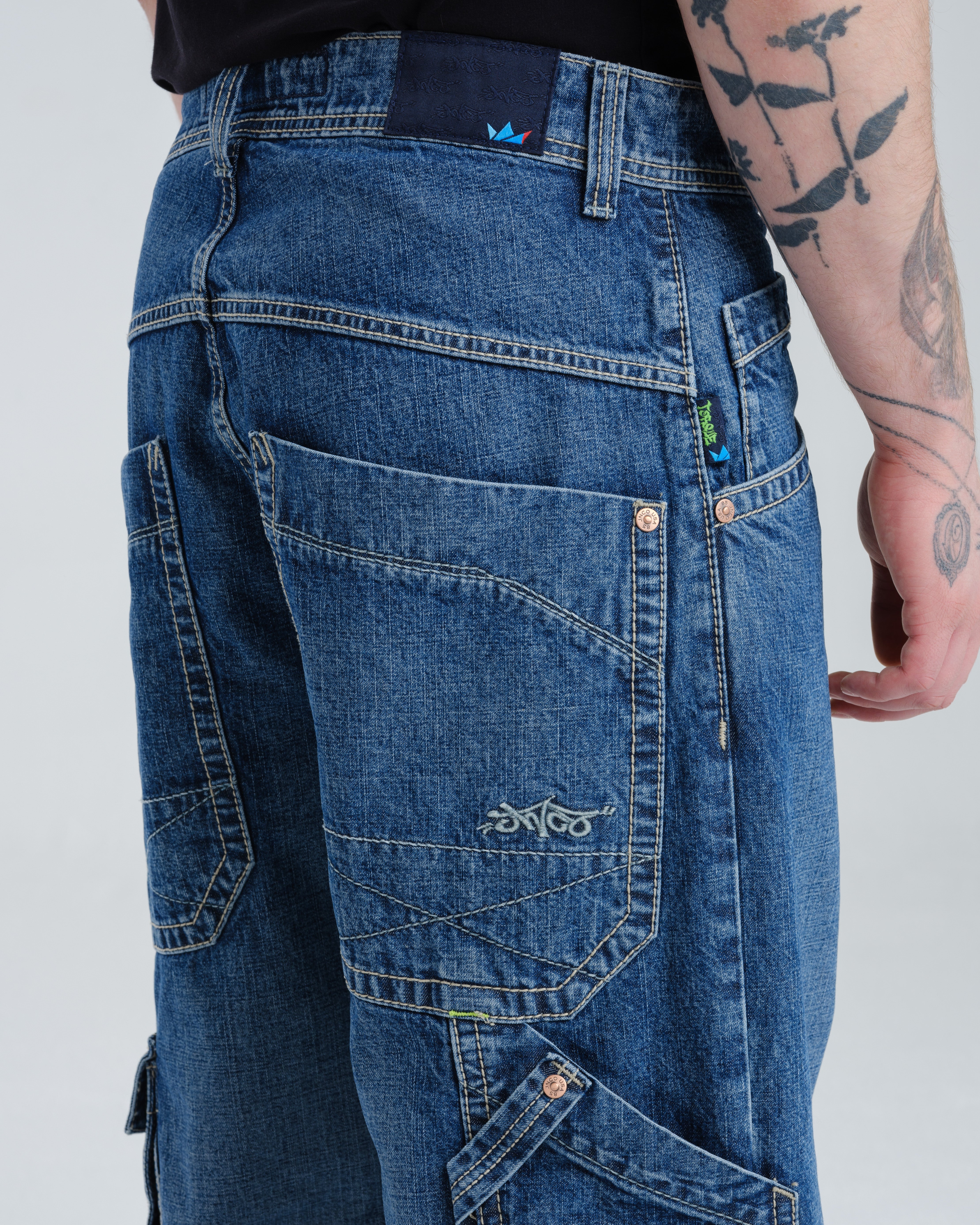 Torque Cargo Carpenter. 23