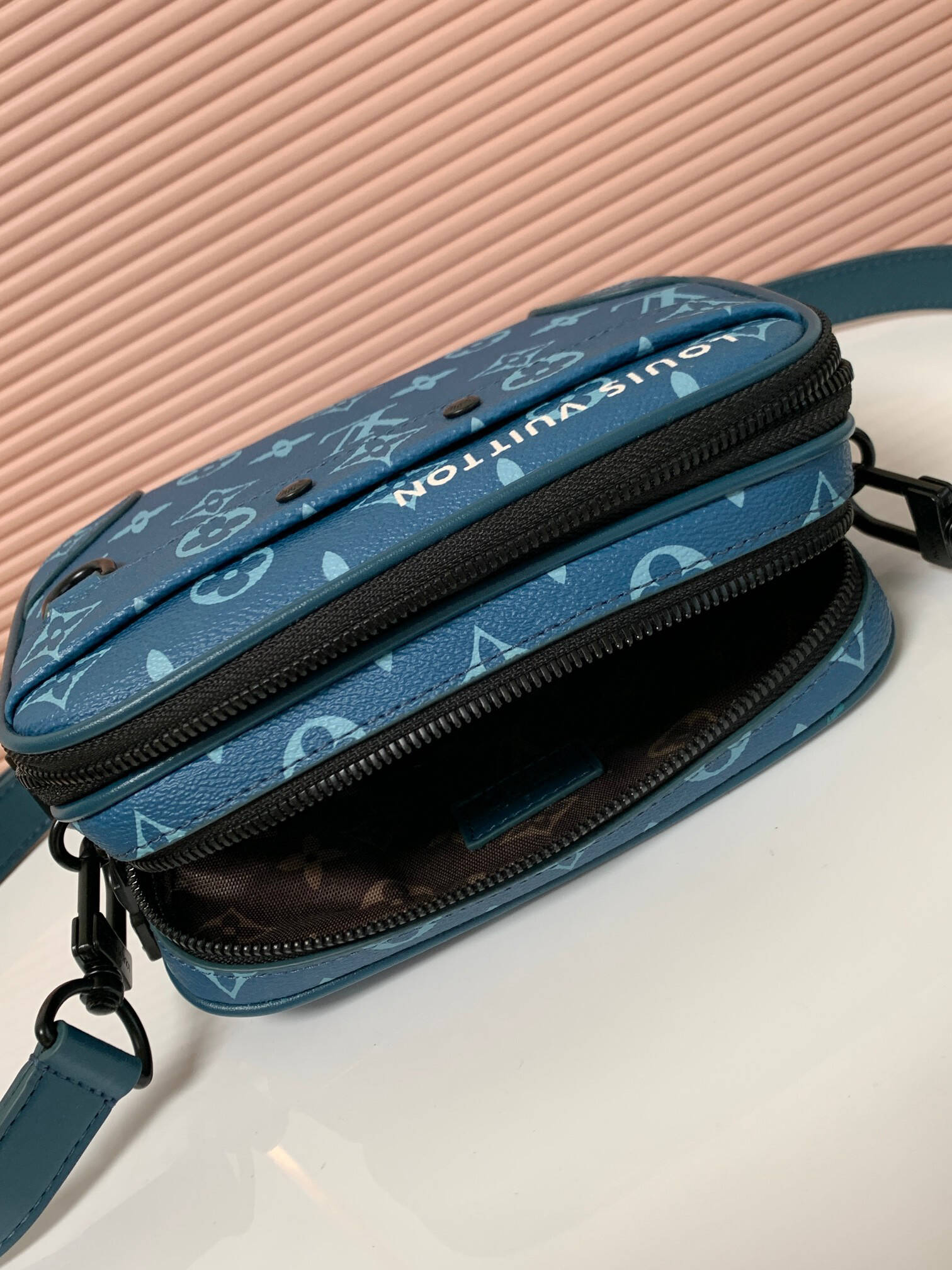 CB 2026 BLUE CAMERA BAG