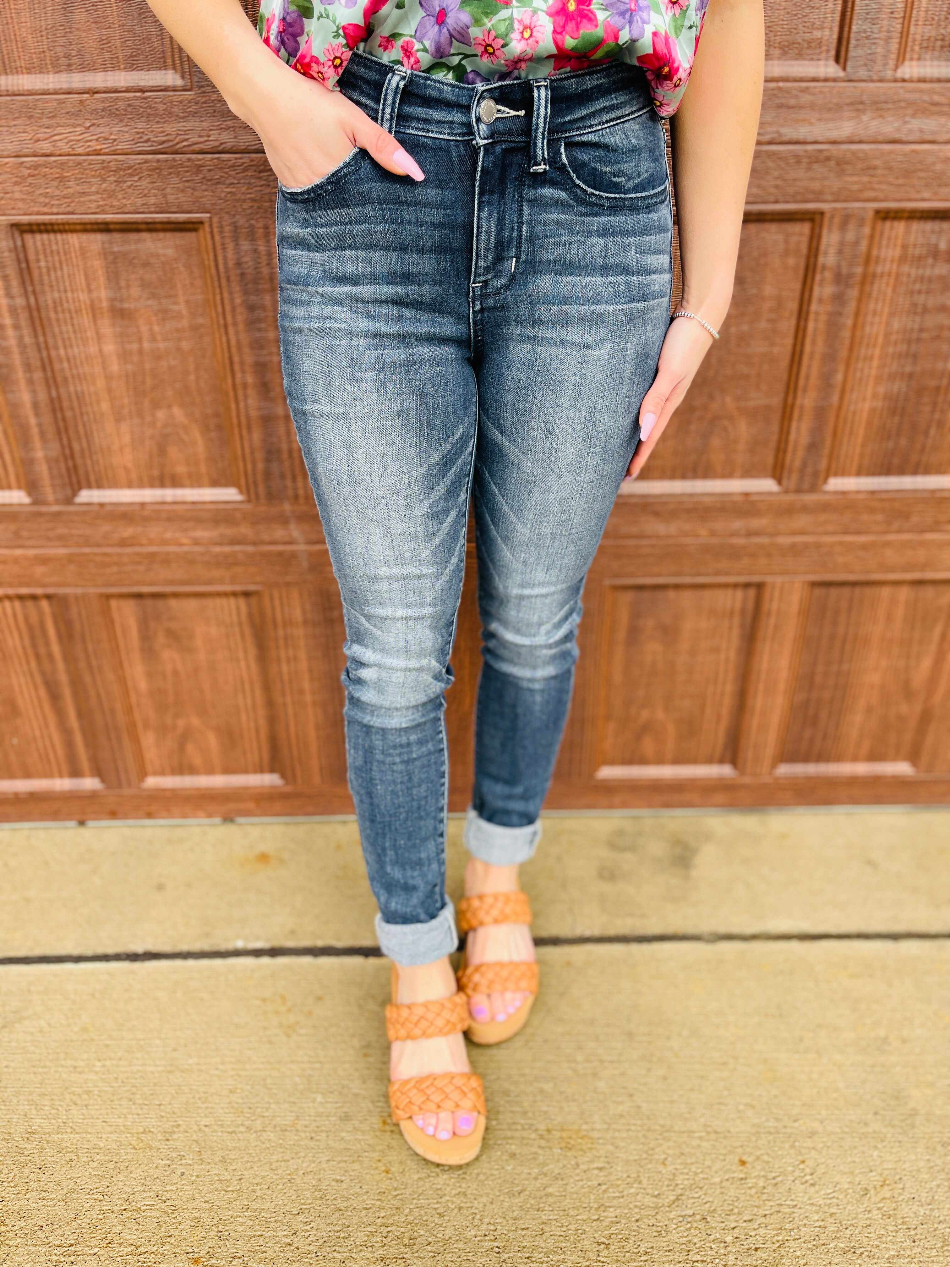 PLUS/REG Picture Perfect Skinny Jeans