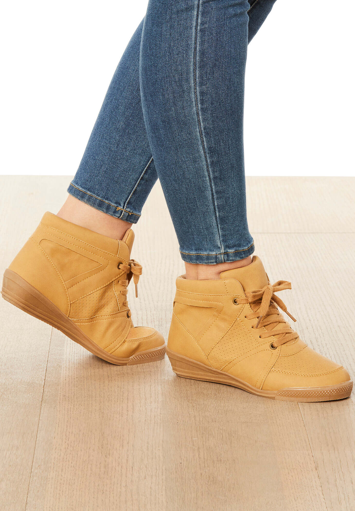 CV Sport Honey Sneaker