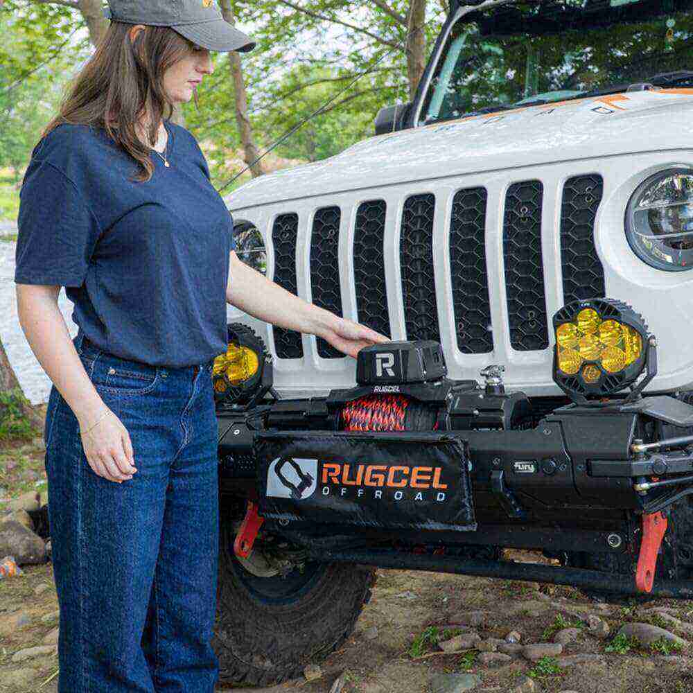 WINCH 13500lb Synthetic Rope Winch 12V Waterproof Electric Winch,2 in 1 Wireless Remote Control, for SUV, Truck & Trailer - TANK Series