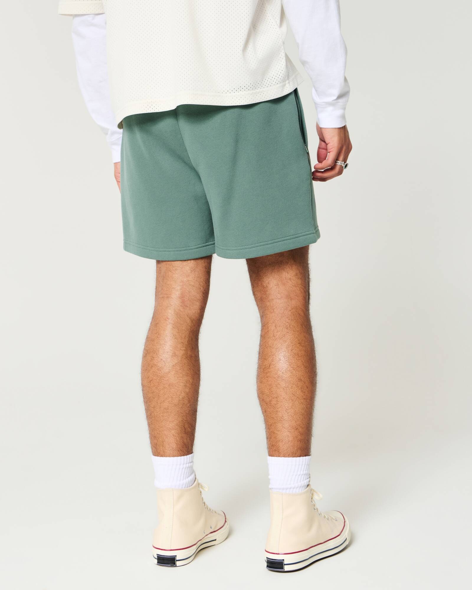 Mid-Thigh Camo Loose Fleece Shorts
