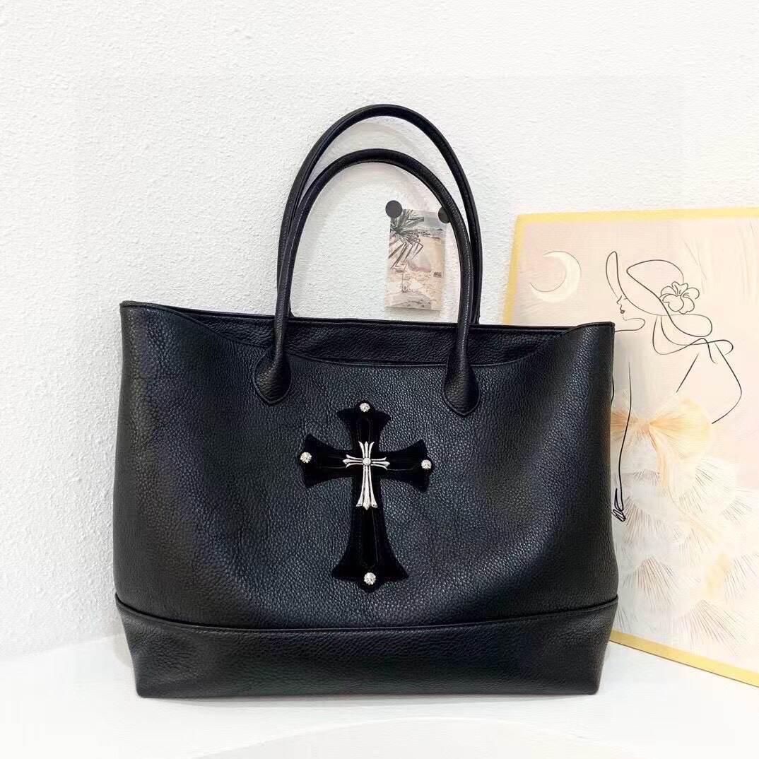 Oversized Tote Bag with Cross Motif Hardware – Large Capacity Leather-Look Shoulder Bag with Jacquard Lining