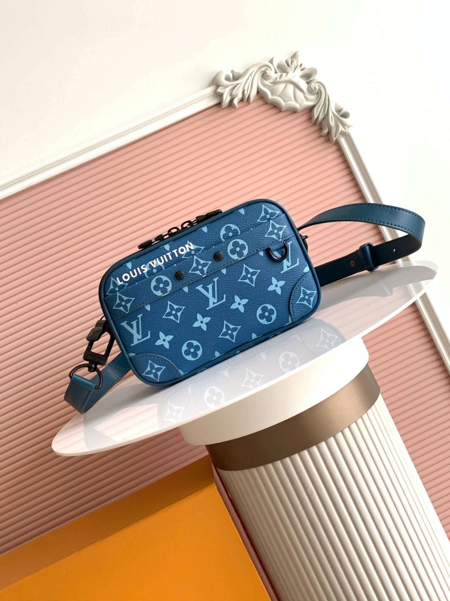 CB 2026 BLUE CAMERA BAG
