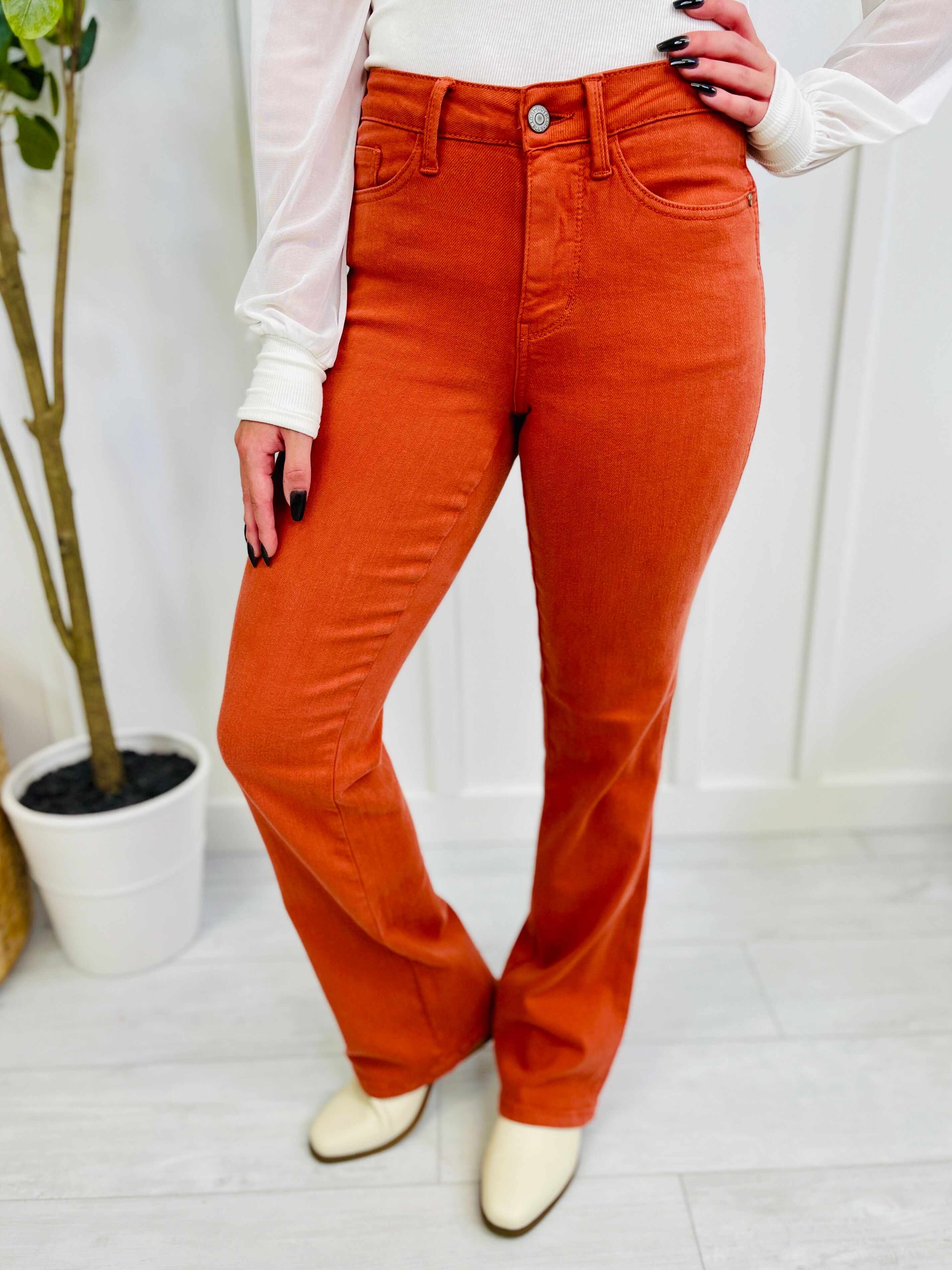 REG/CURVY Fall in Love Slim Bootcut Jeans