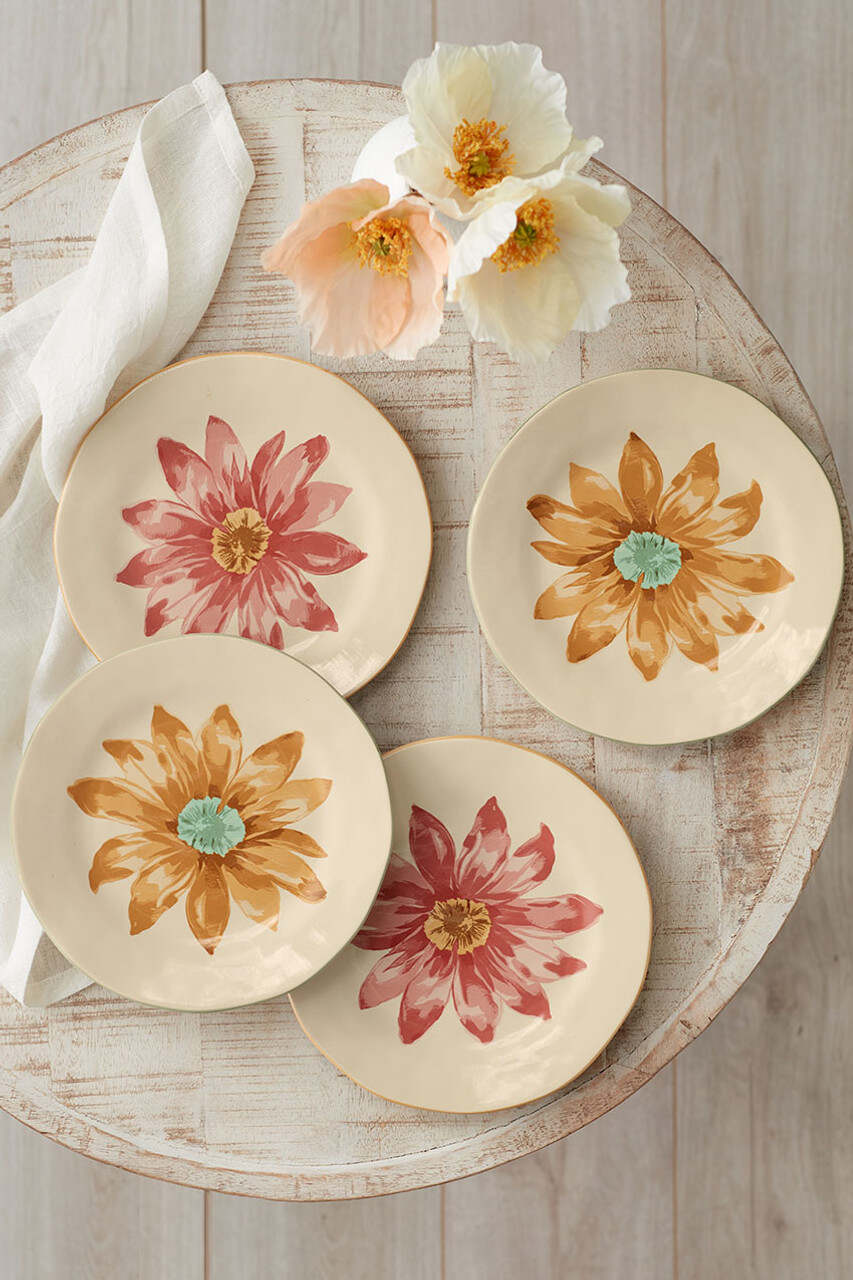Painted Daisy Dessert Plates, Set of 4