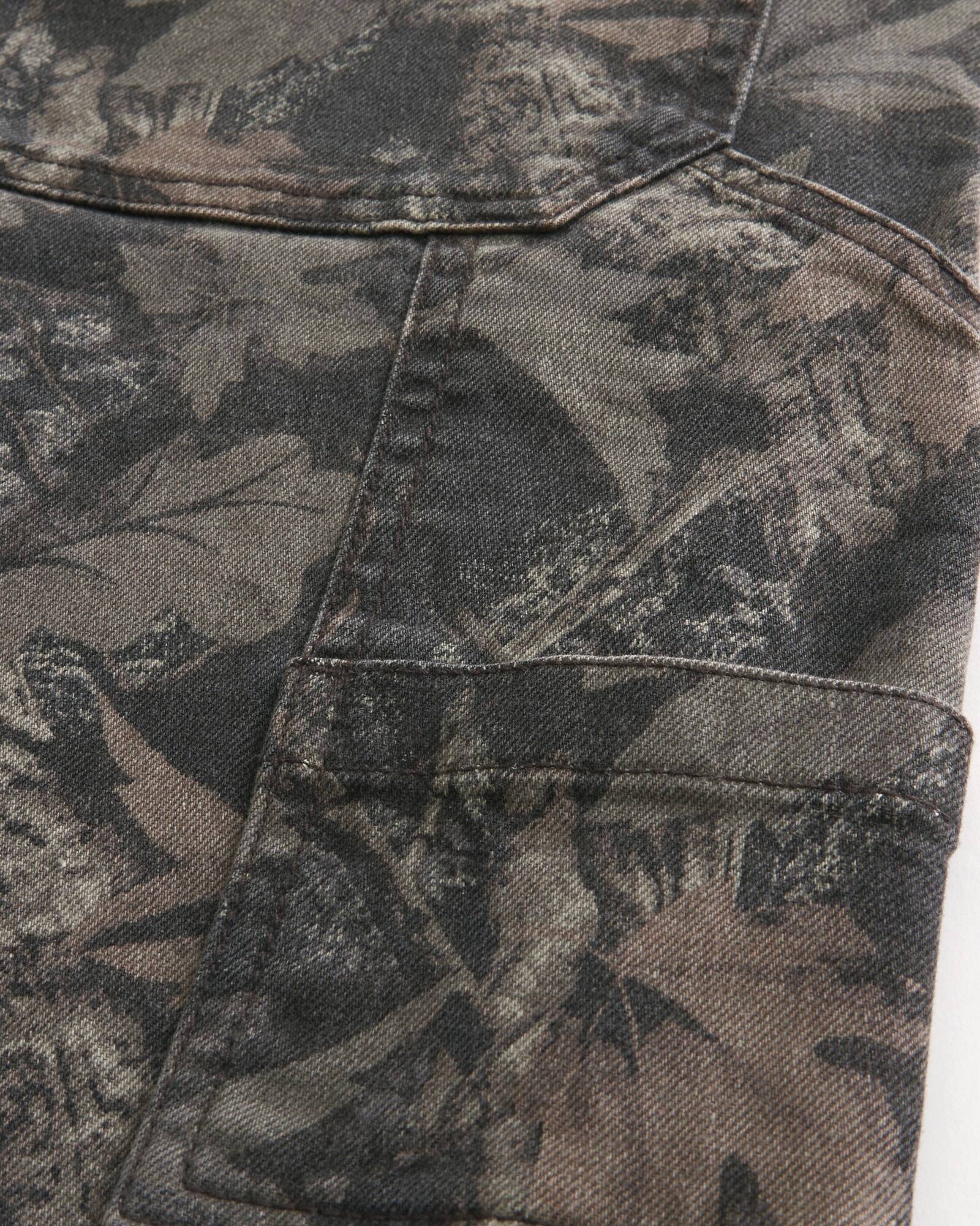 Medium Wash Skater Baggy Jeans