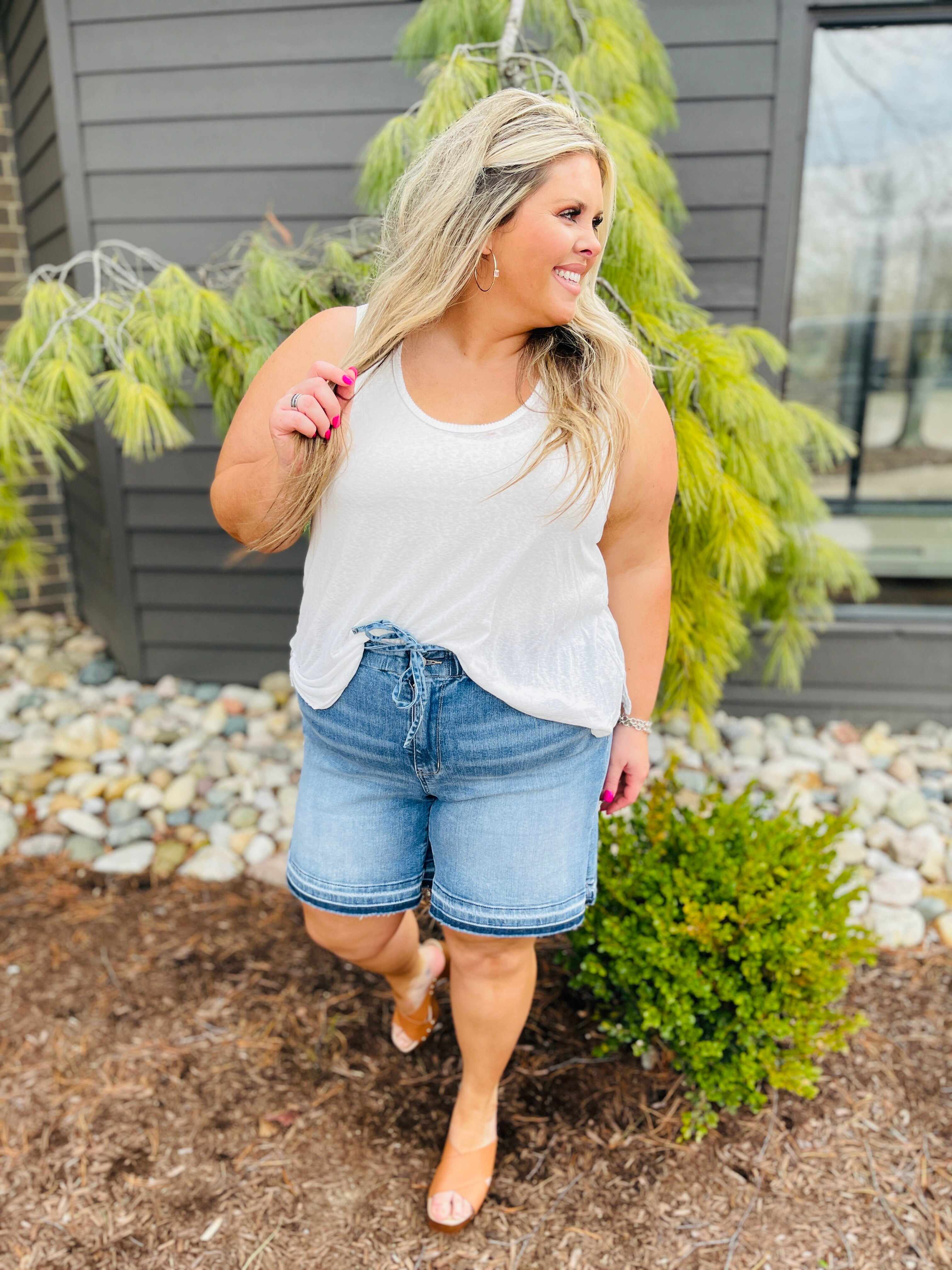 REG/CURVY Ray of Sunshine Shorts