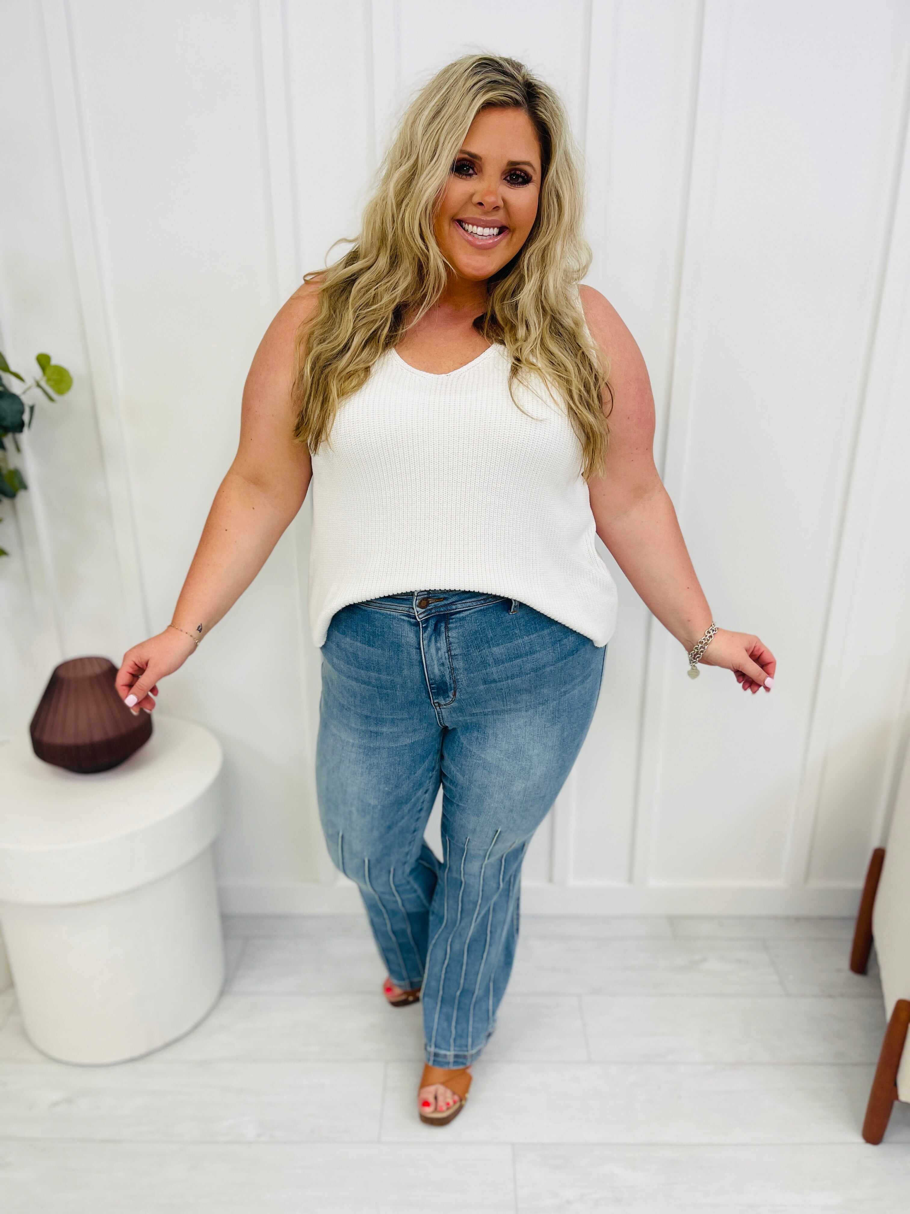 REG/CURVY Eyes On You Bootcut Jeans