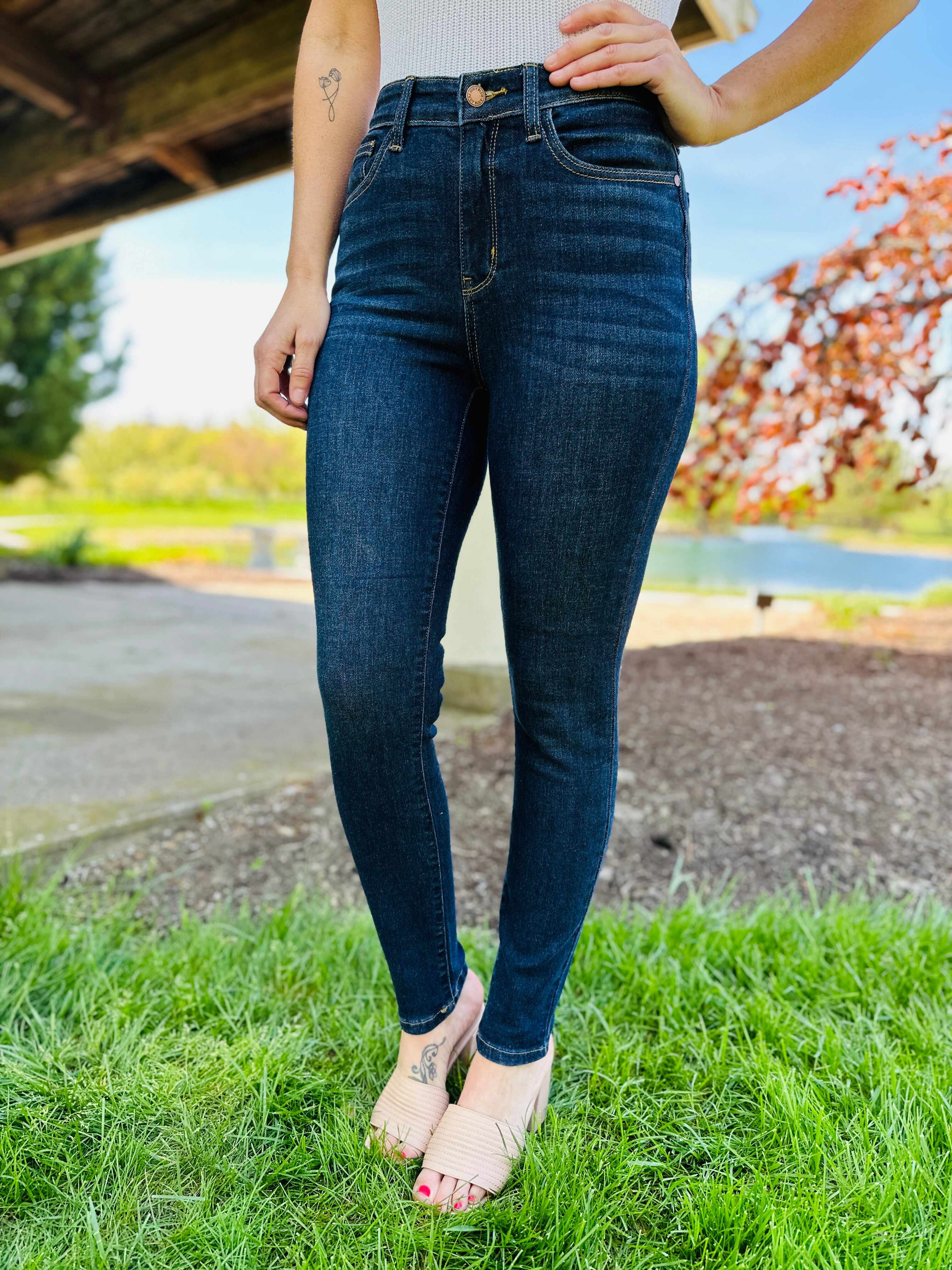 Restock! BEST SELLER! PLUS/REG The Holy Grail of Nondistressed Skinny Jeans