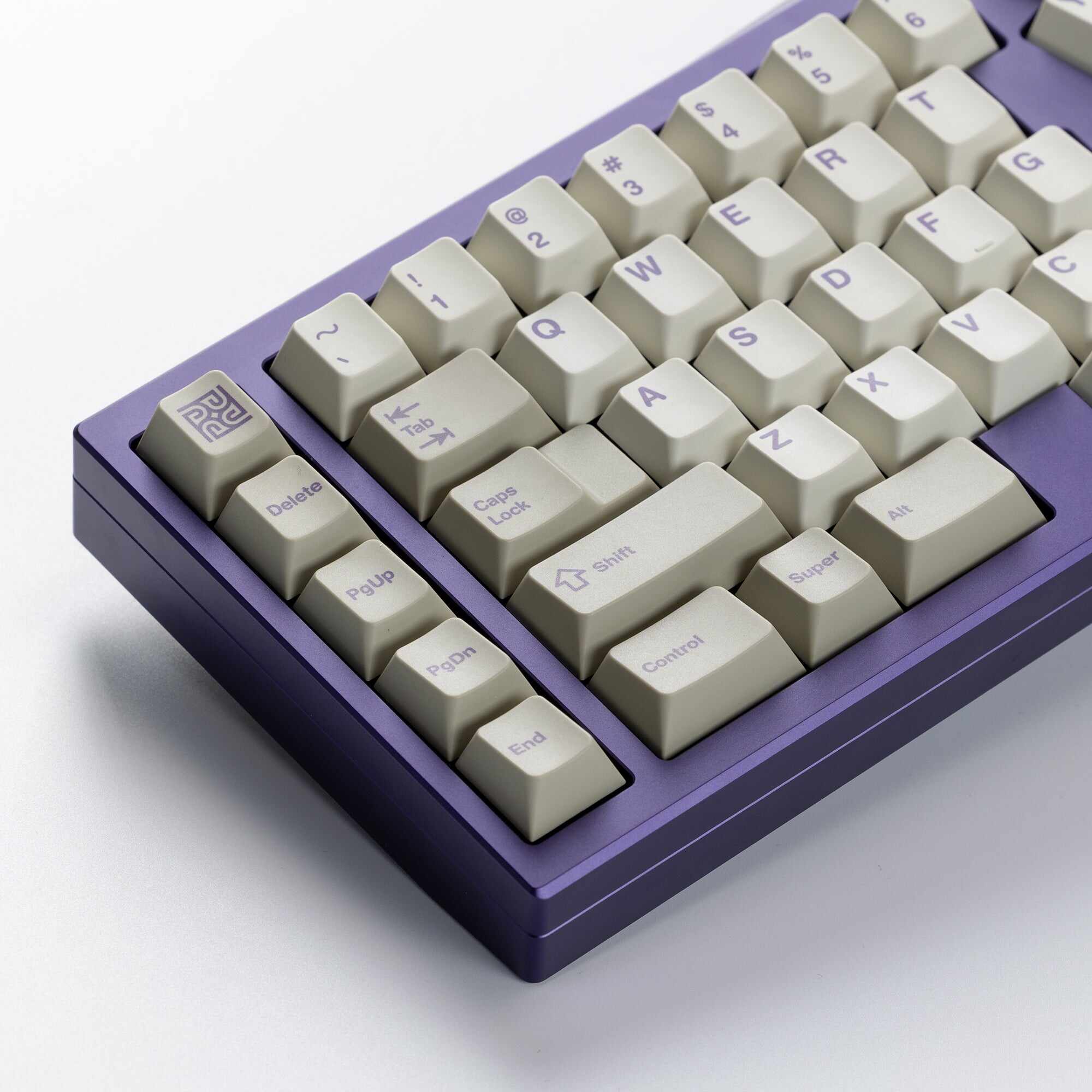 Ready to use Boomerang Patina Gray weightbar with PBTfans Office Love