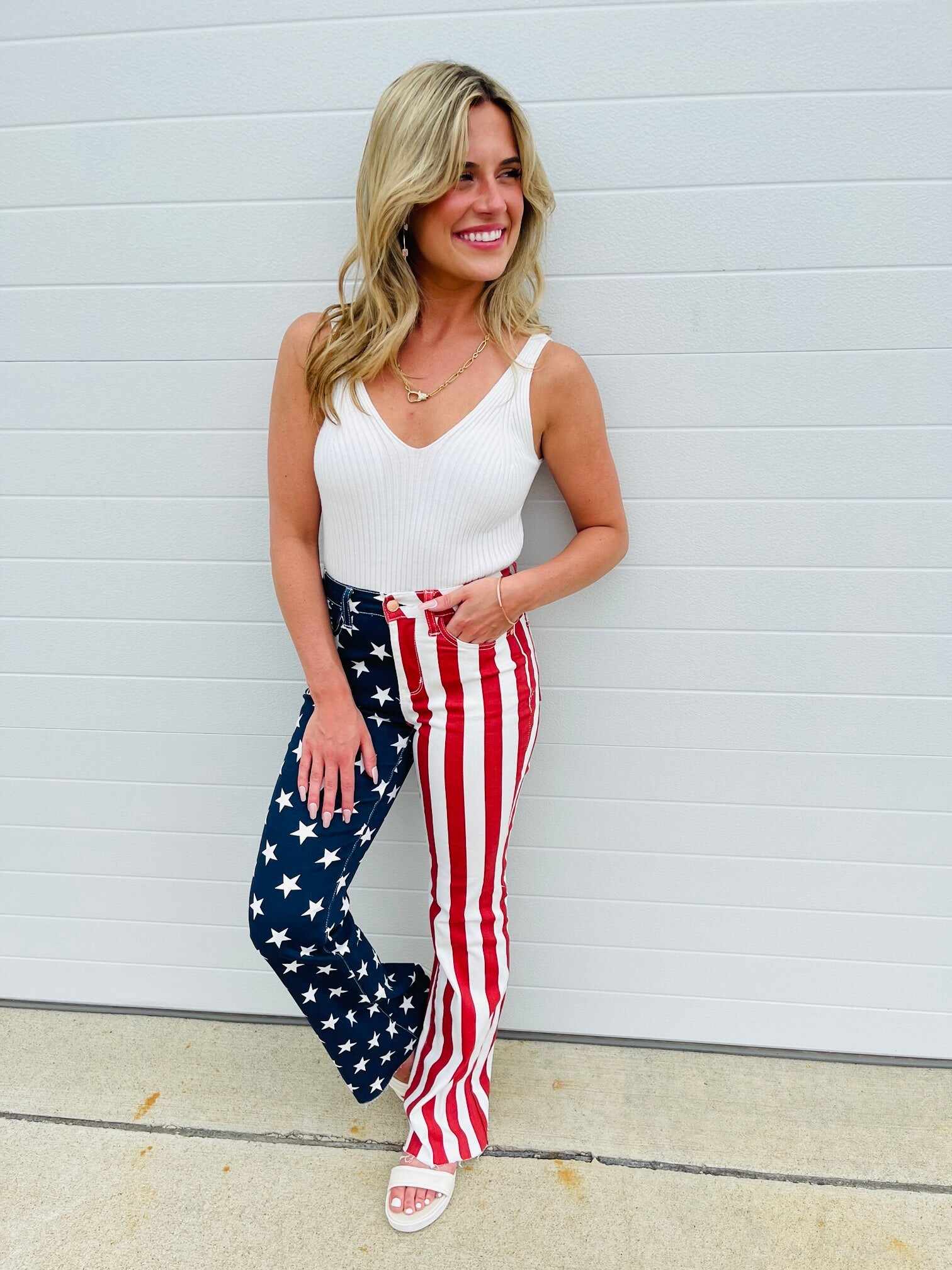 REG/CURVY Star Spangled Babe Flare Jeans