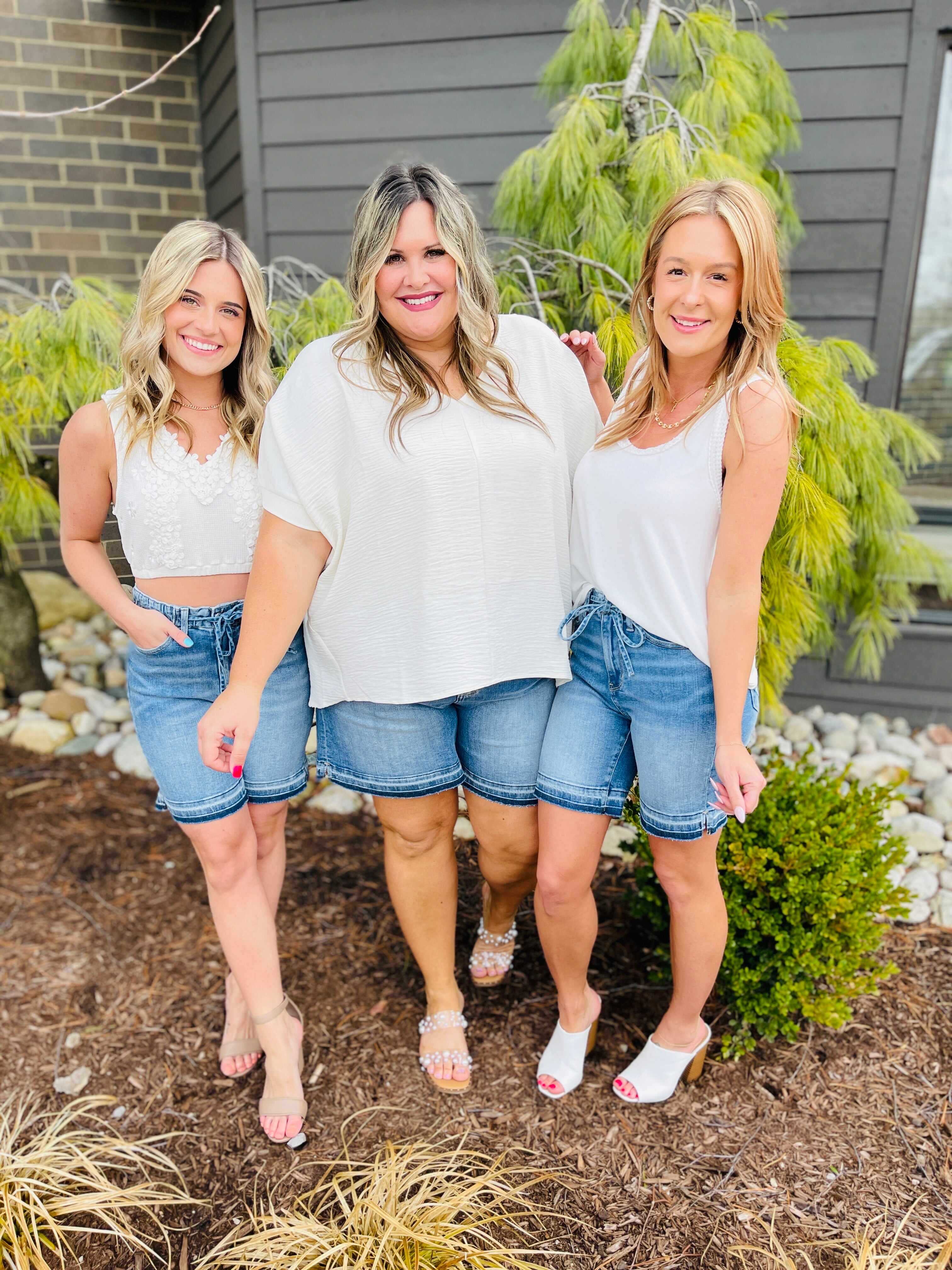 REG/CURVY Ray of Sunshine Shorts