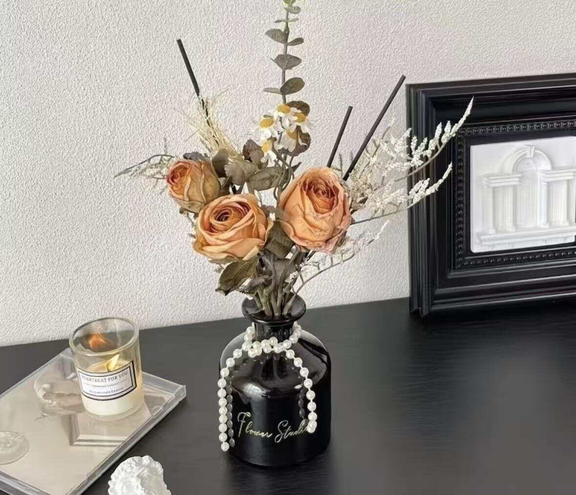 Dried Flower Aromatherapy Diffuser with Black Glass Vase & Pearl Chain, Decorative Home Fragrance Ornament for Bedroom & Living Room