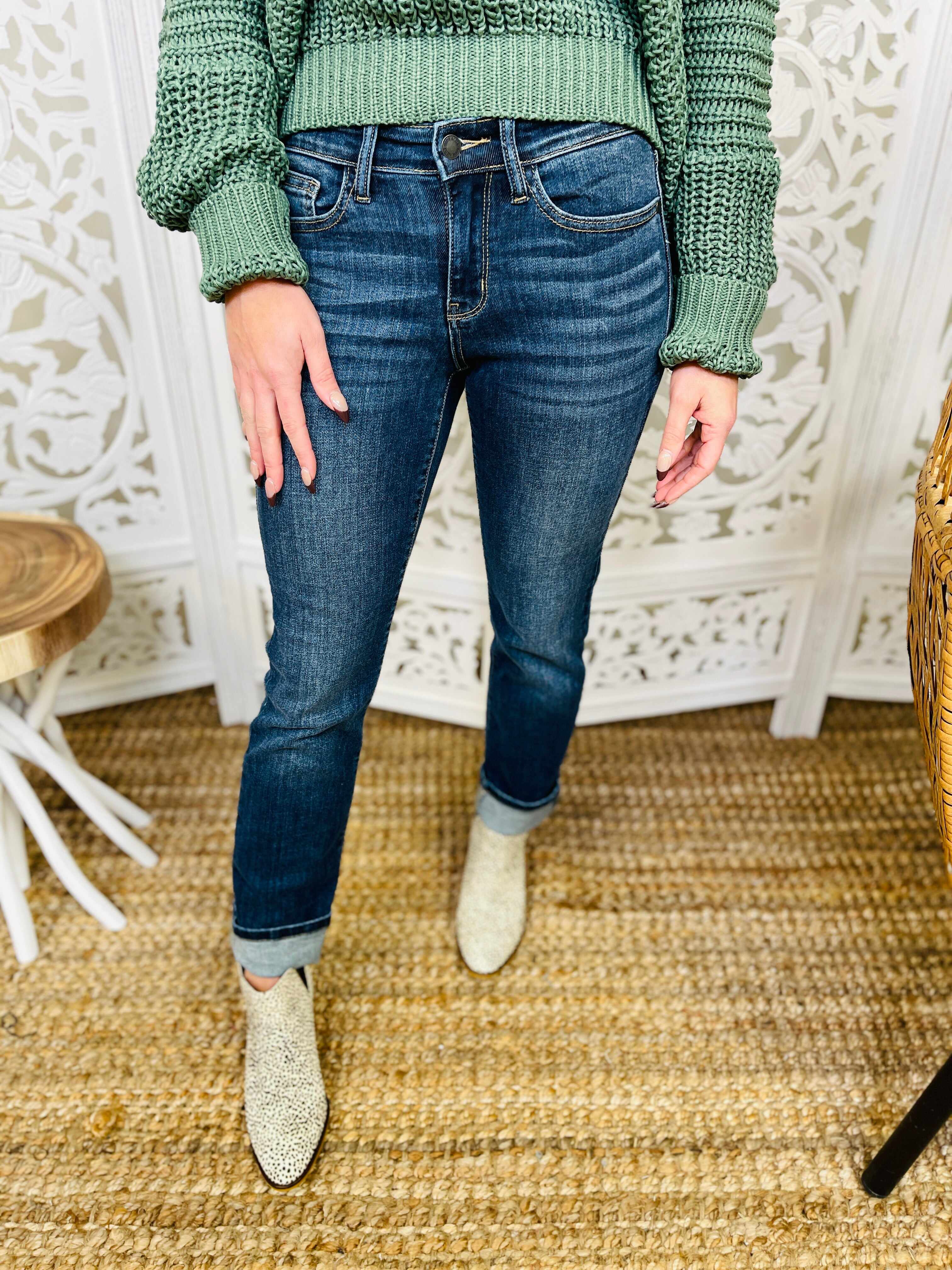 Plus/Reg Back To The Basics Straight Leg Jeans