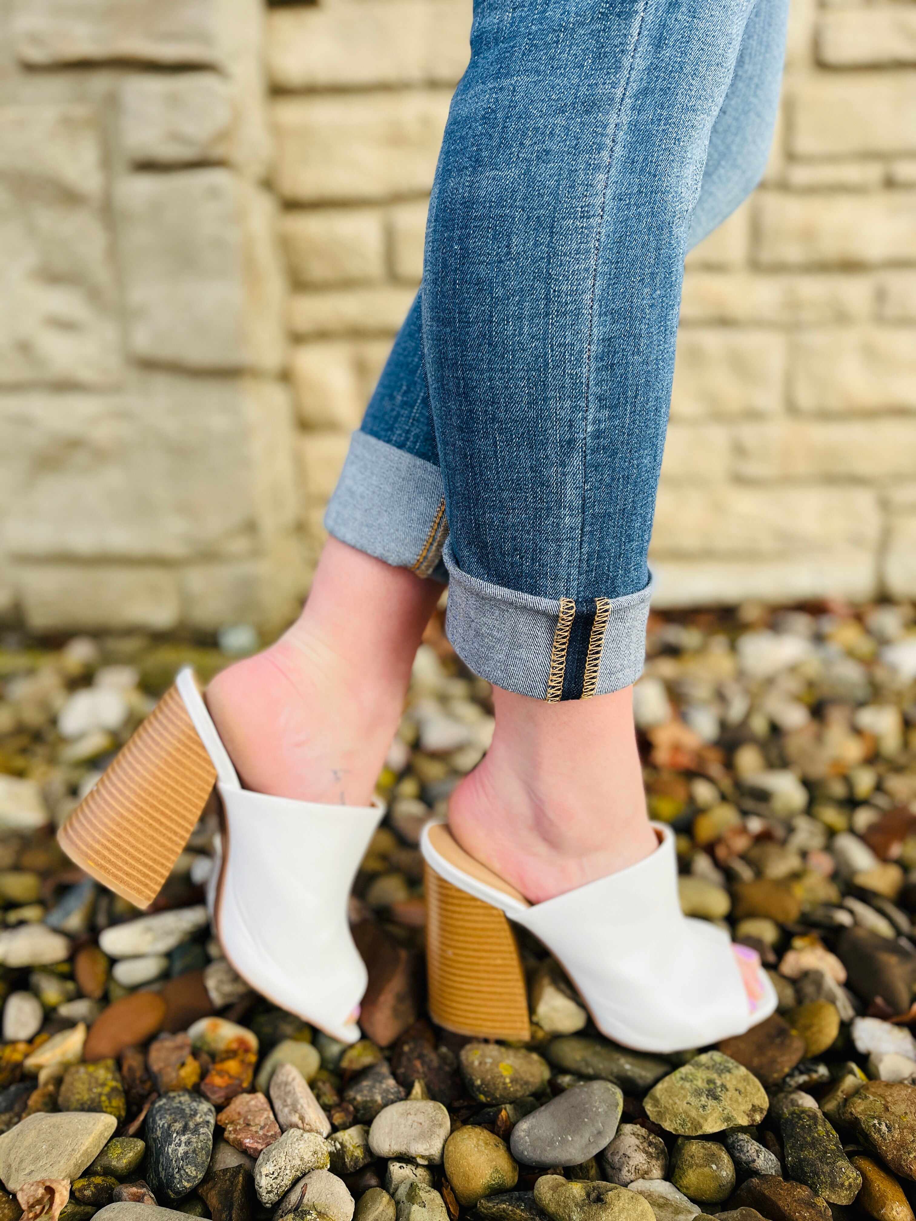 PLUS/REG Two in One Cuff This Way Skinny Jean / Capri