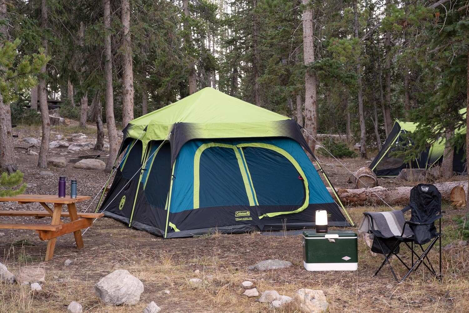 Coleman Camping Tent with Instant Setup, 4/6/8/10 Person Weatherproof Tent with WeatherTec Technology, Double-Thick Fabric, and Included Carry Bag, Sets Up in 60 Seconds