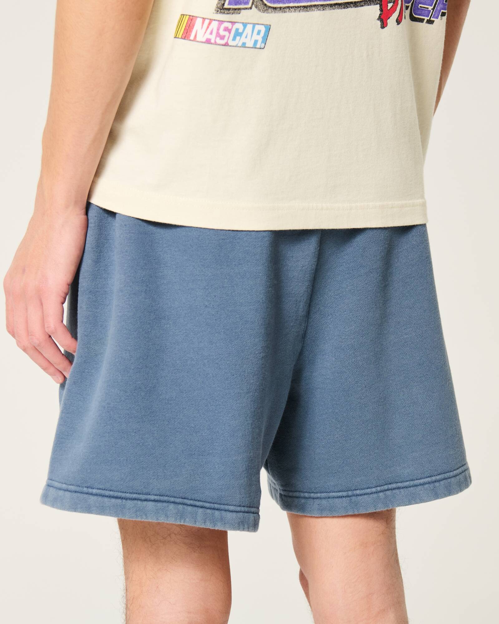 Mid-Thigh Camo Loose Fleece Shorts