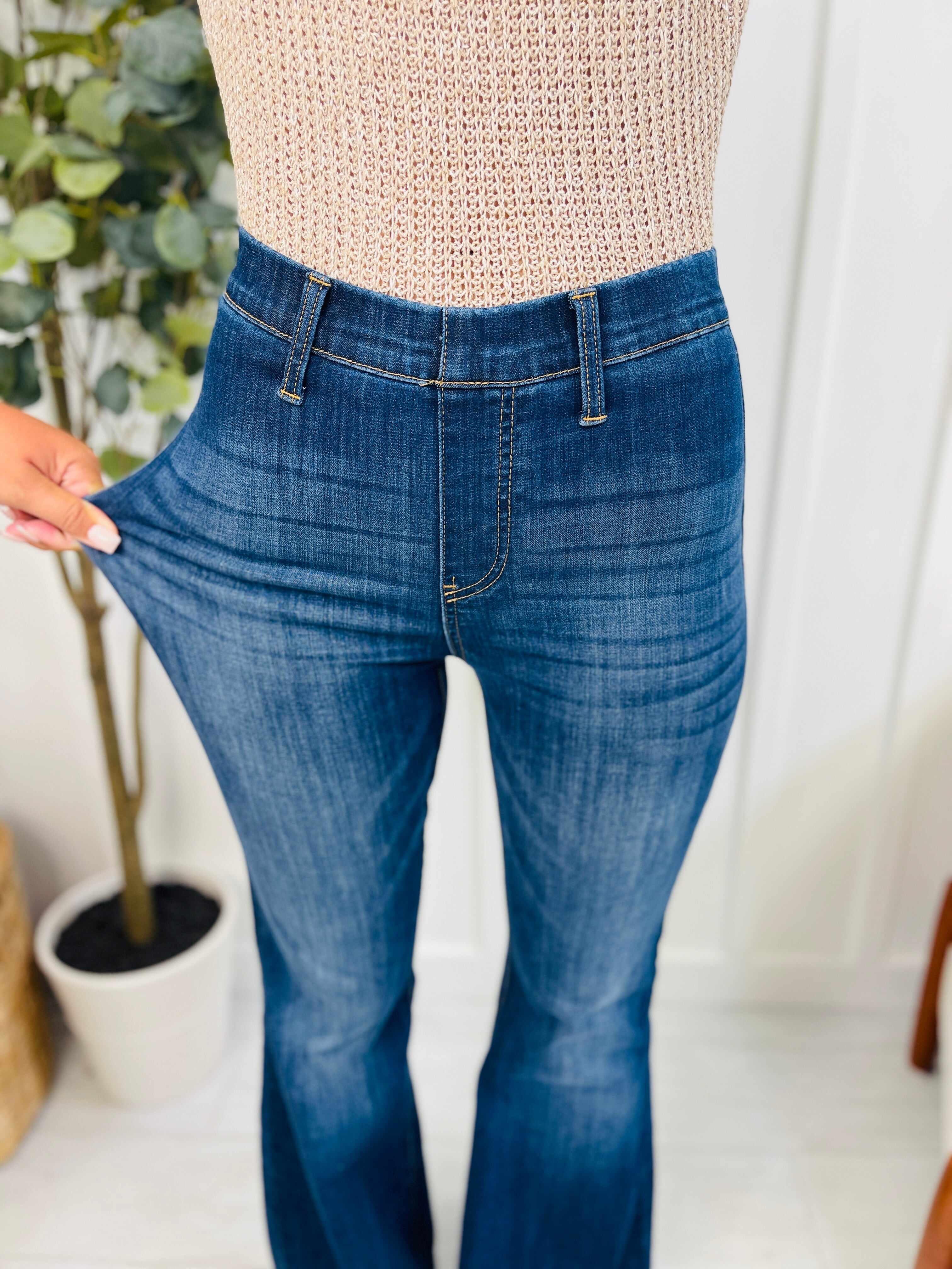 REG/CURVY Dream On Pull On Flare Jeans