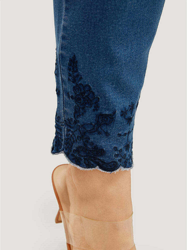 Very Stretchy High Rise Medium Wash Embroidered Scalloped Hem Jeans