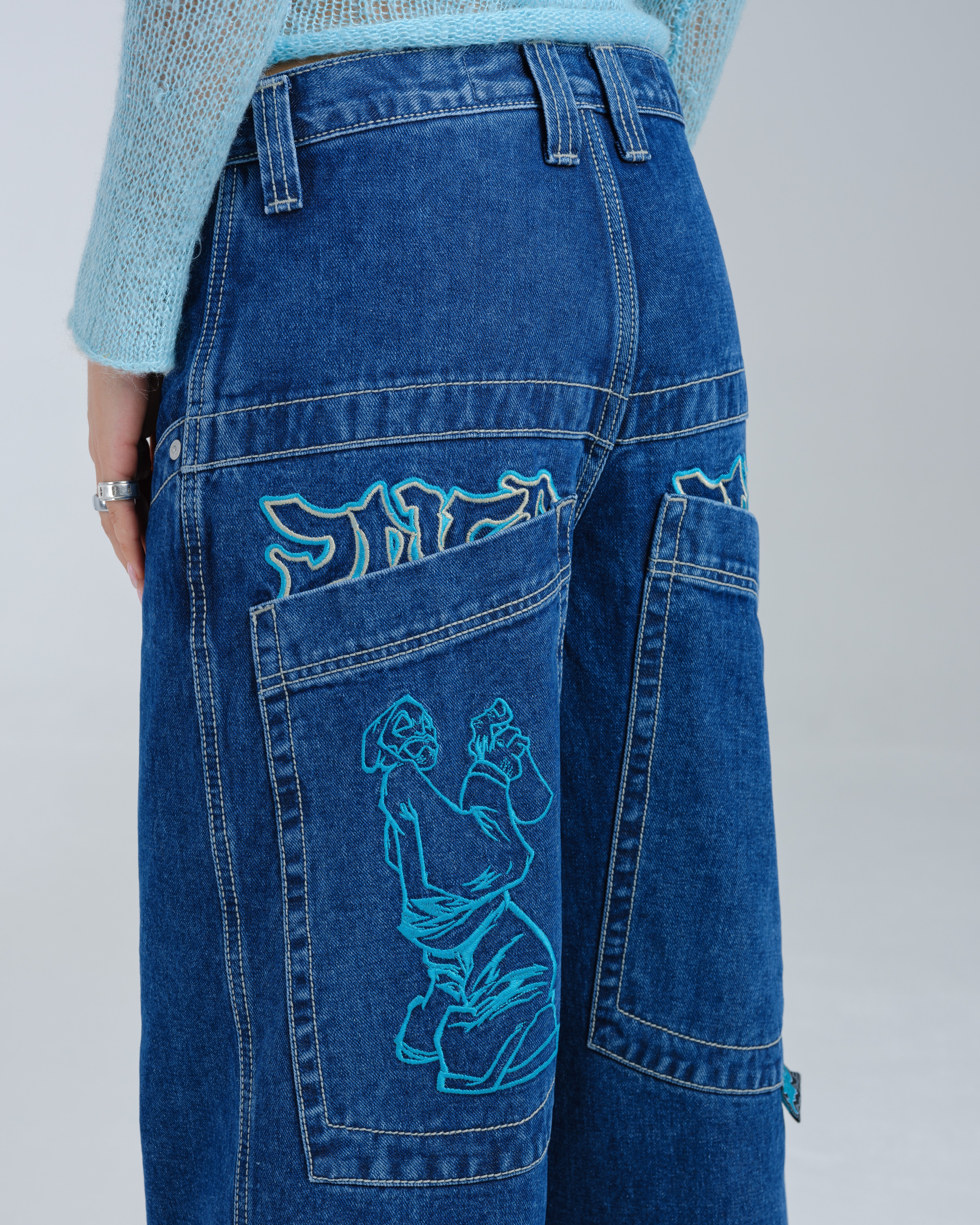 W Artistical Uprising. 26