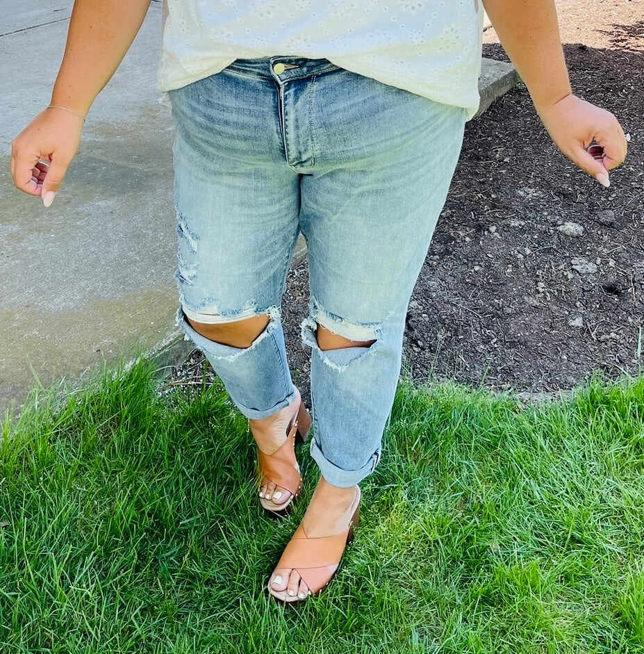 REG/CURVY Always On My Mind Midrise Boyfriend Jeans