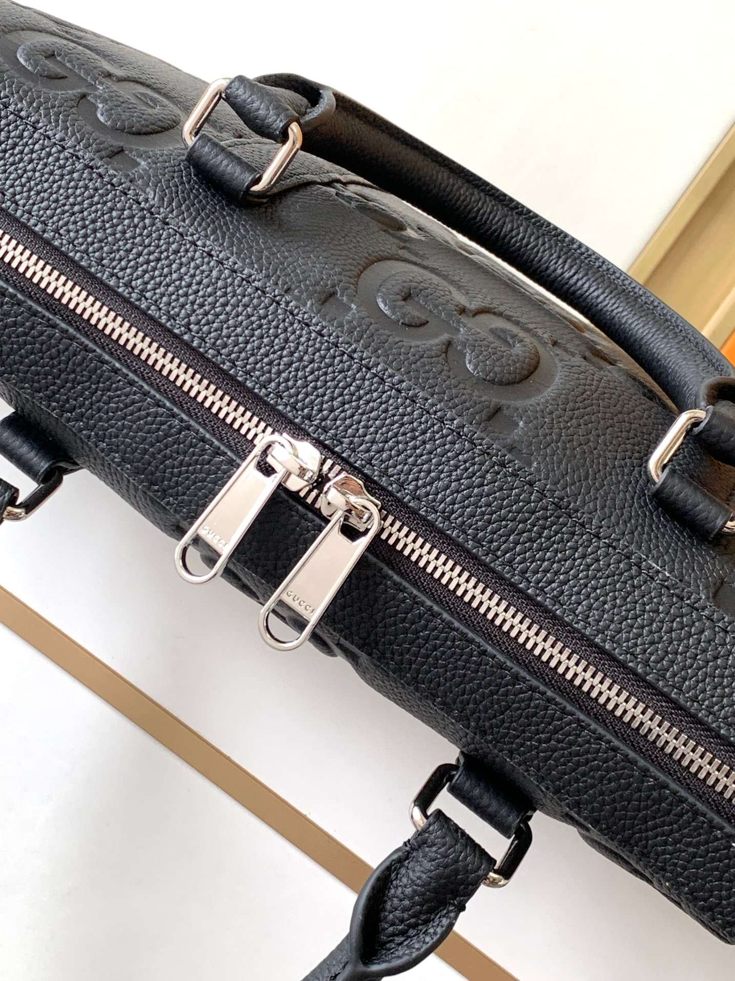 Gucci new style Briefcase model with classic deign