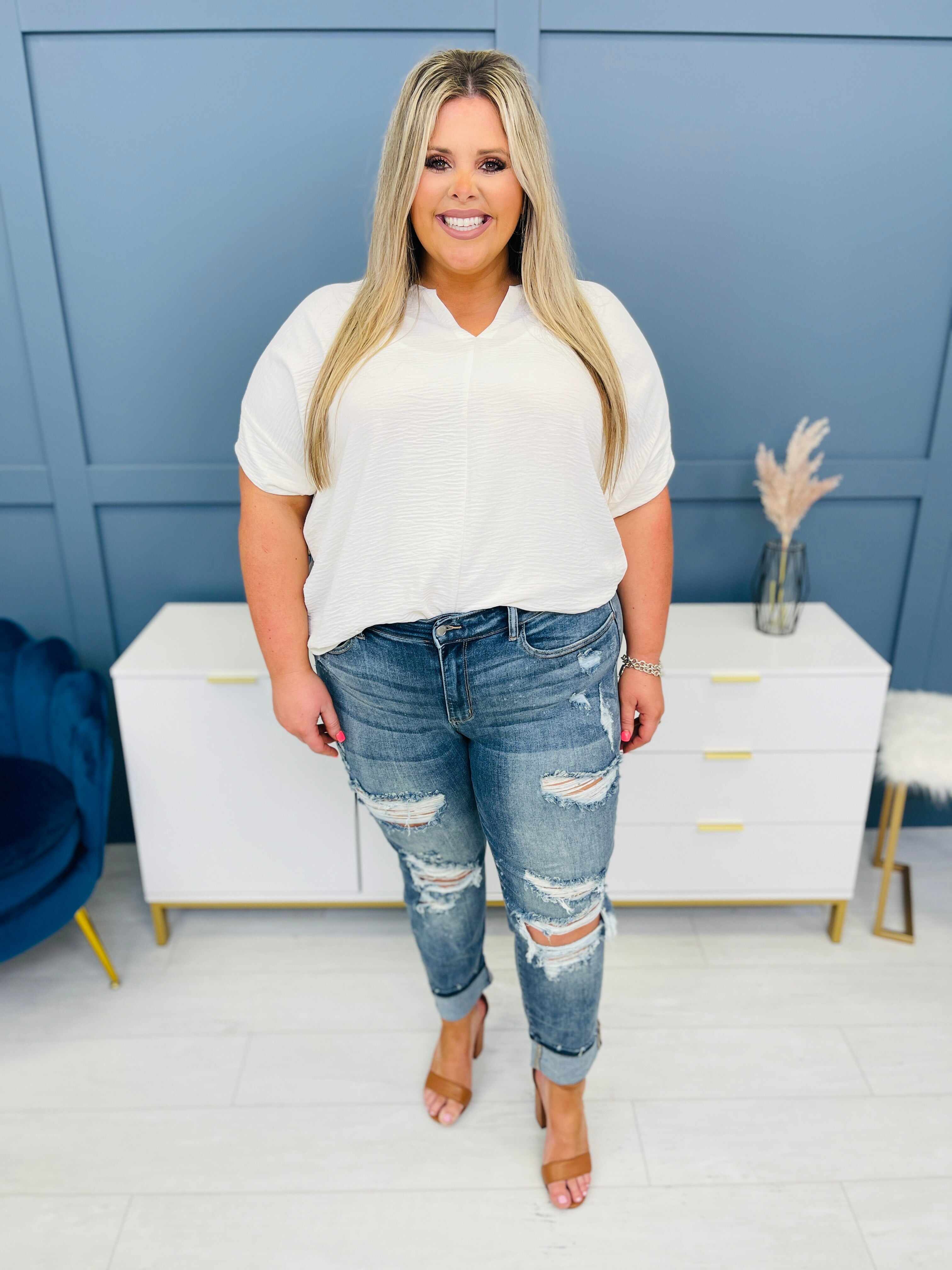 Restock! REG/CURVY Somewhere On a Bleach Mid Rise Boyfriend Jeans