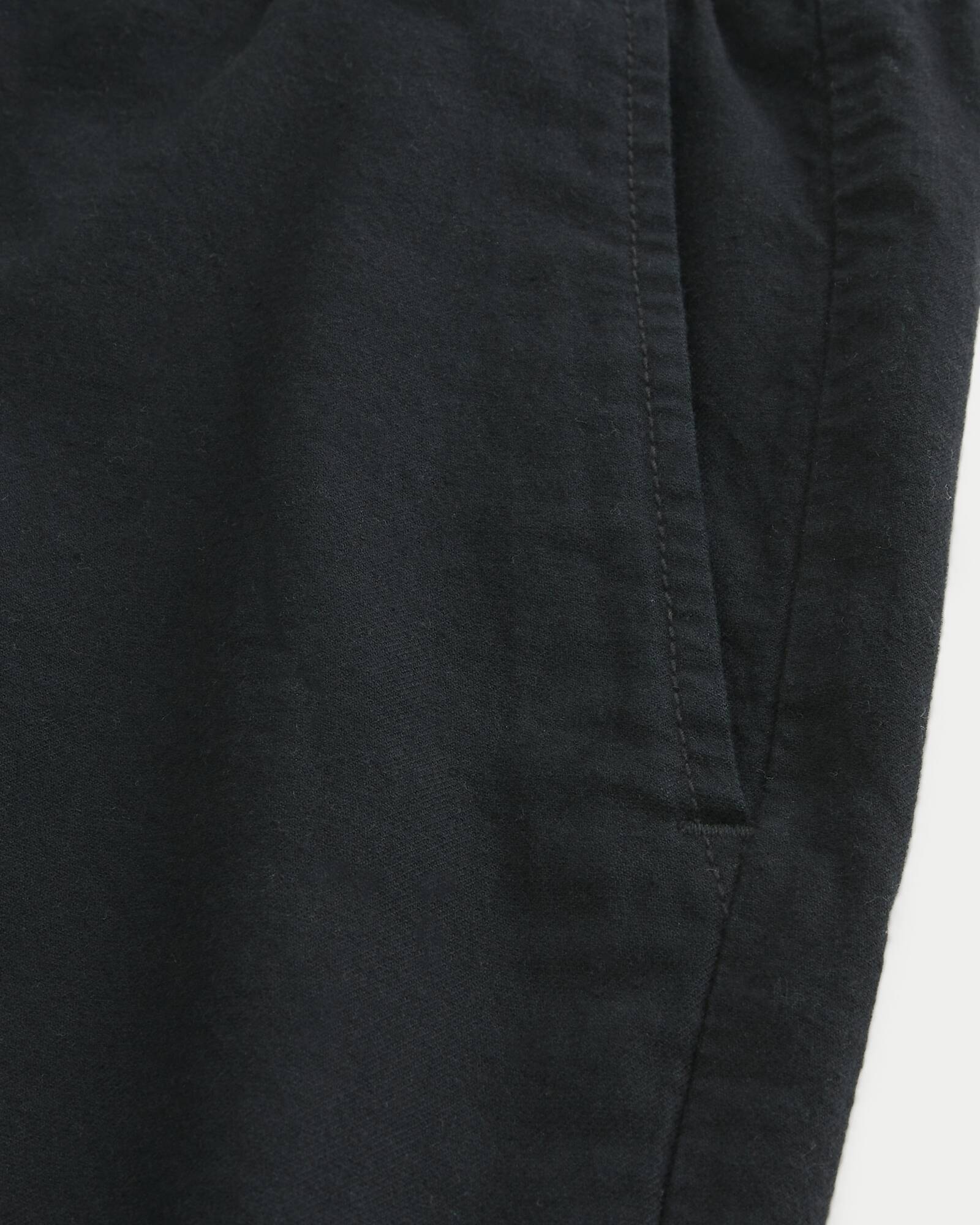 Mid-Thigh Linen-Blend Pull-On Shorts