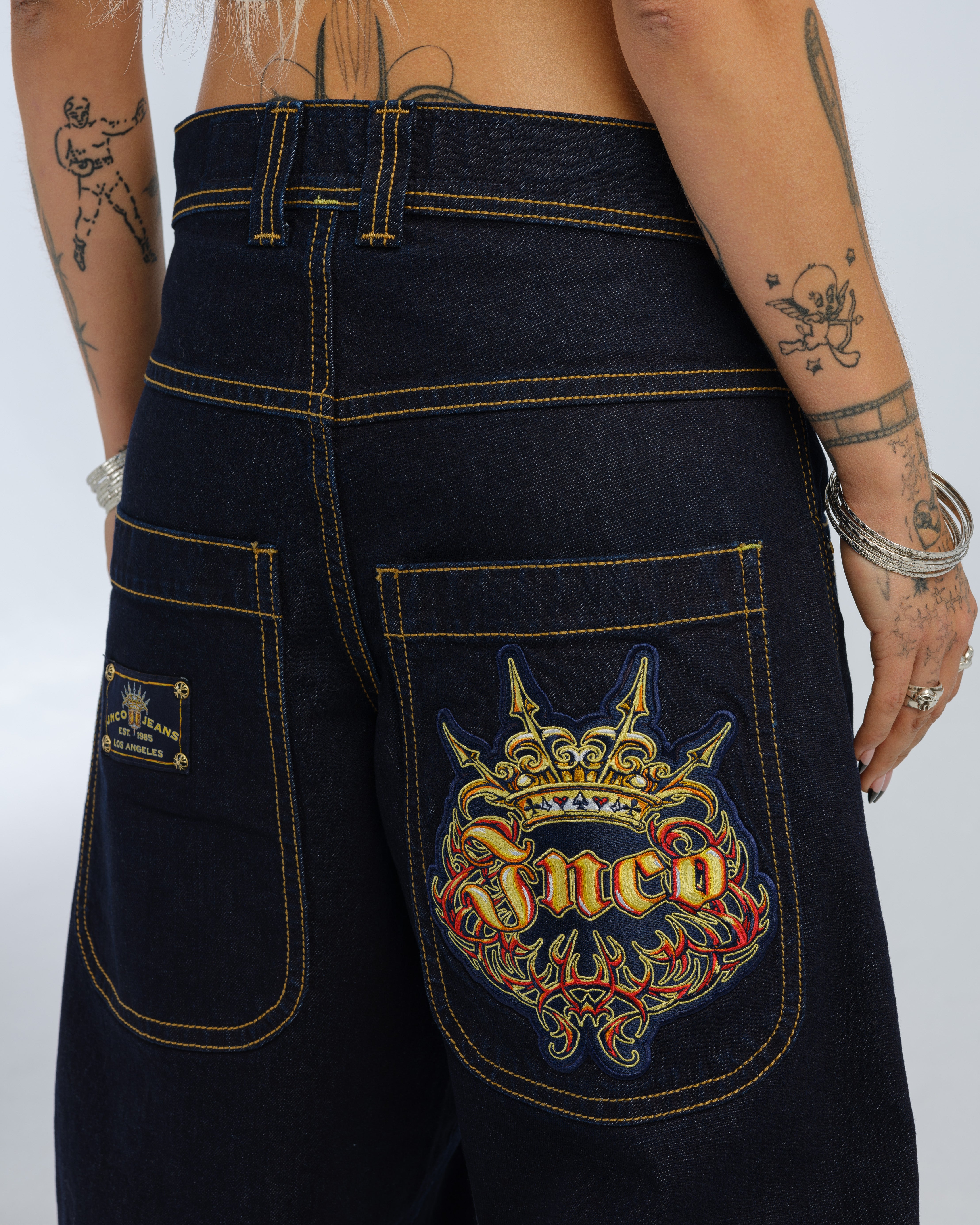 W1101 Royal Twin. 26