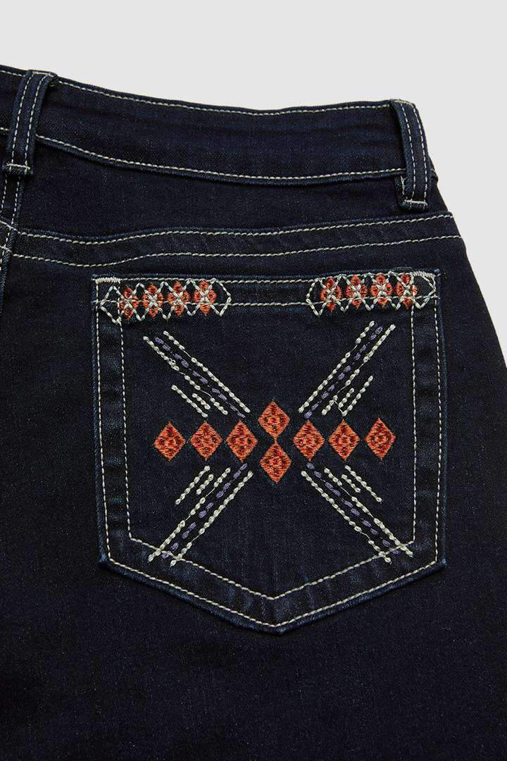 Wash Geo Embroidery Rhinestone Decor Mid Rise Bootcut Jeans Without Belt