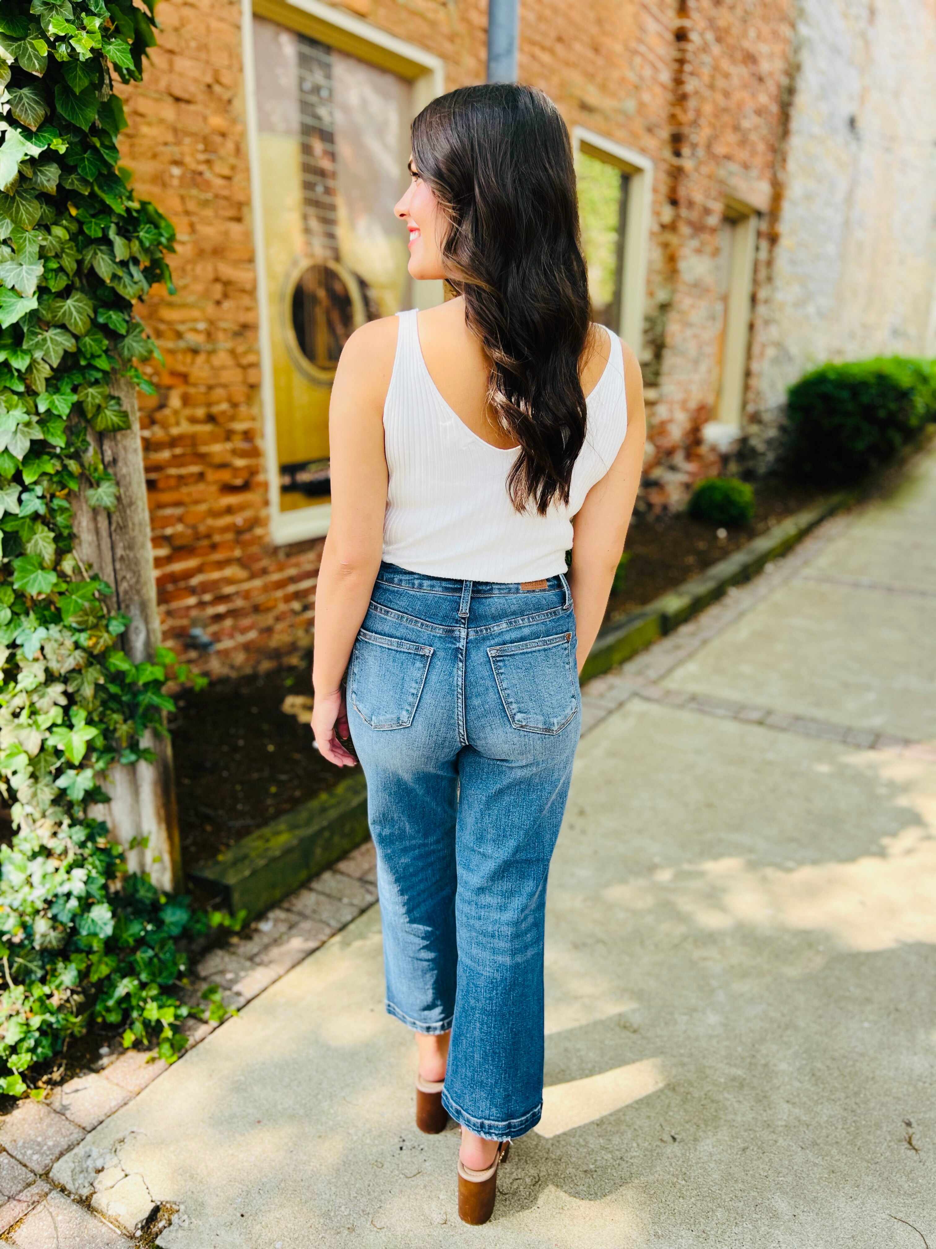 REG/CURVY Wide Eyed Cropped Wide Leg Jeans