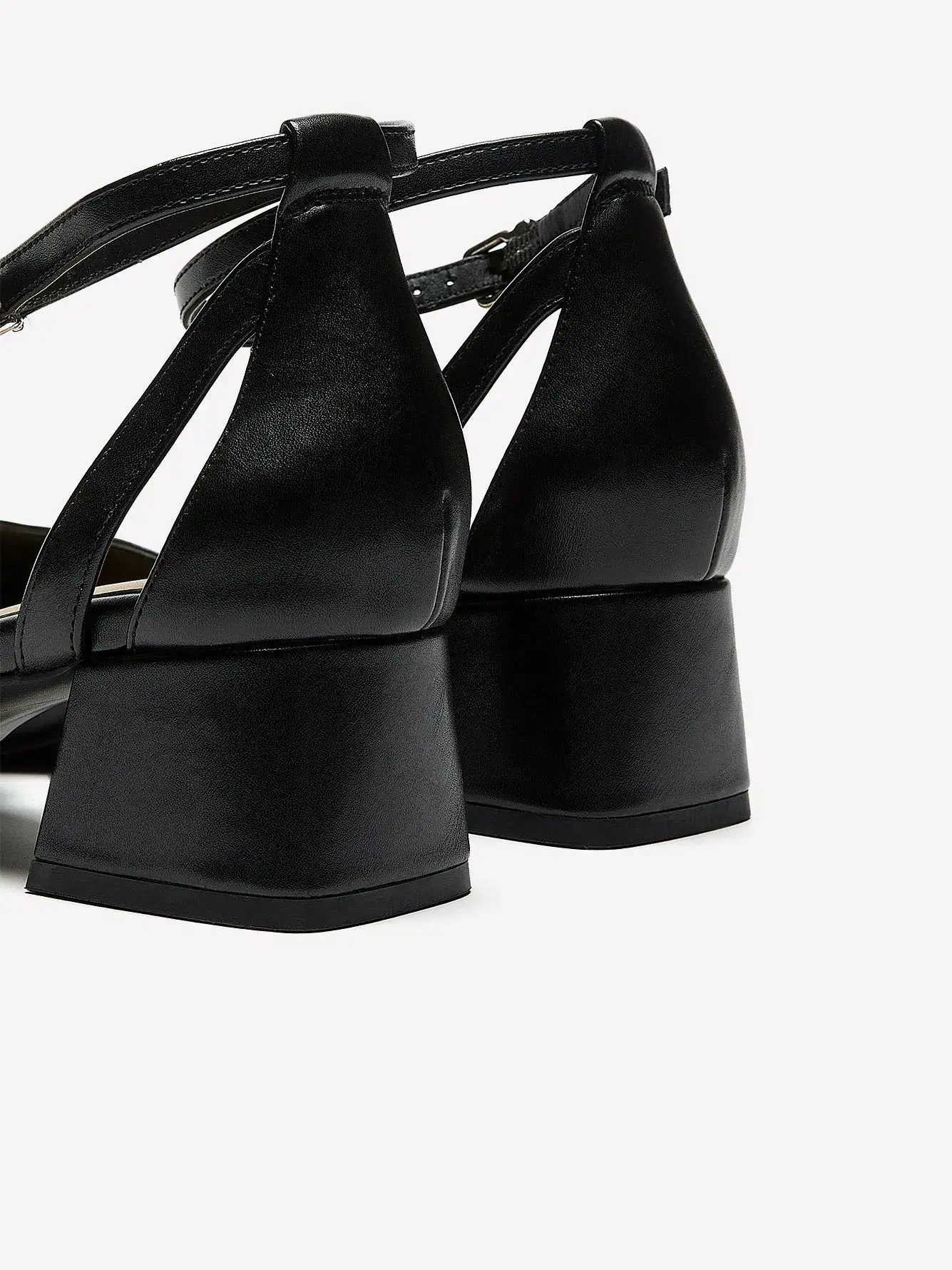 Extra Wide Width, Low Block Heel Shoe