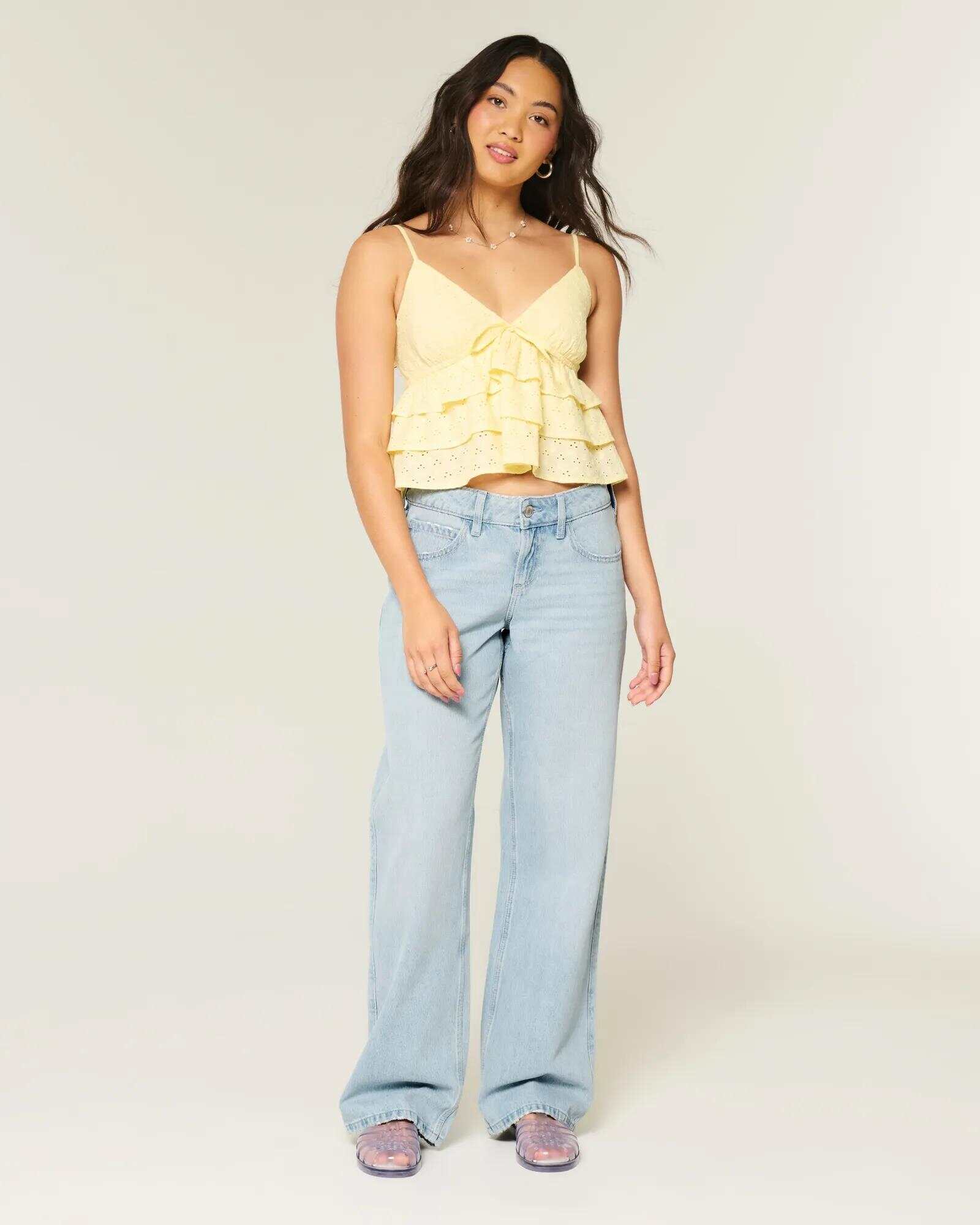 Curvy Low-Rise Light Wash Baggy Jeans