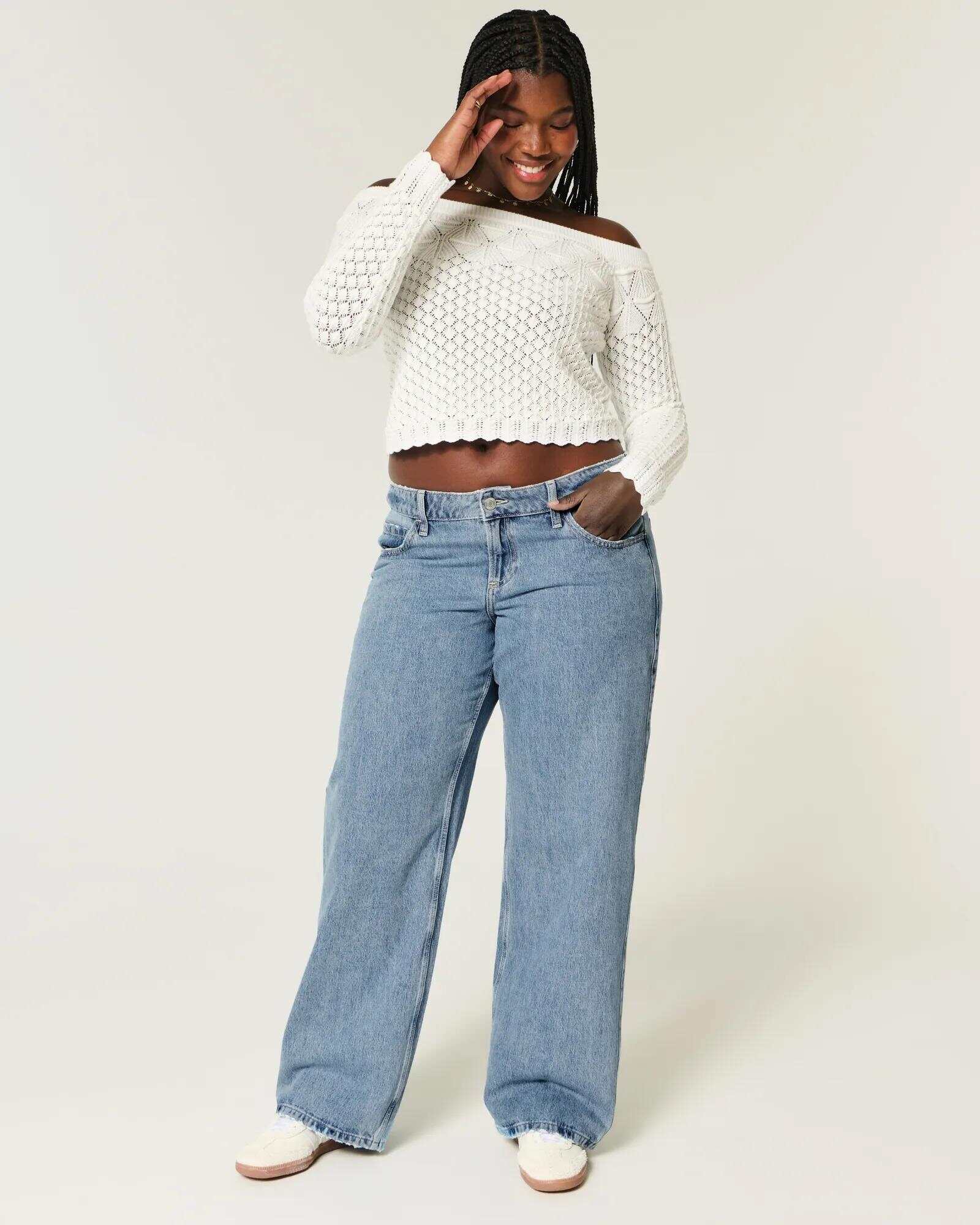 Curvy Low-Rise Light Wash Baggy Jeans