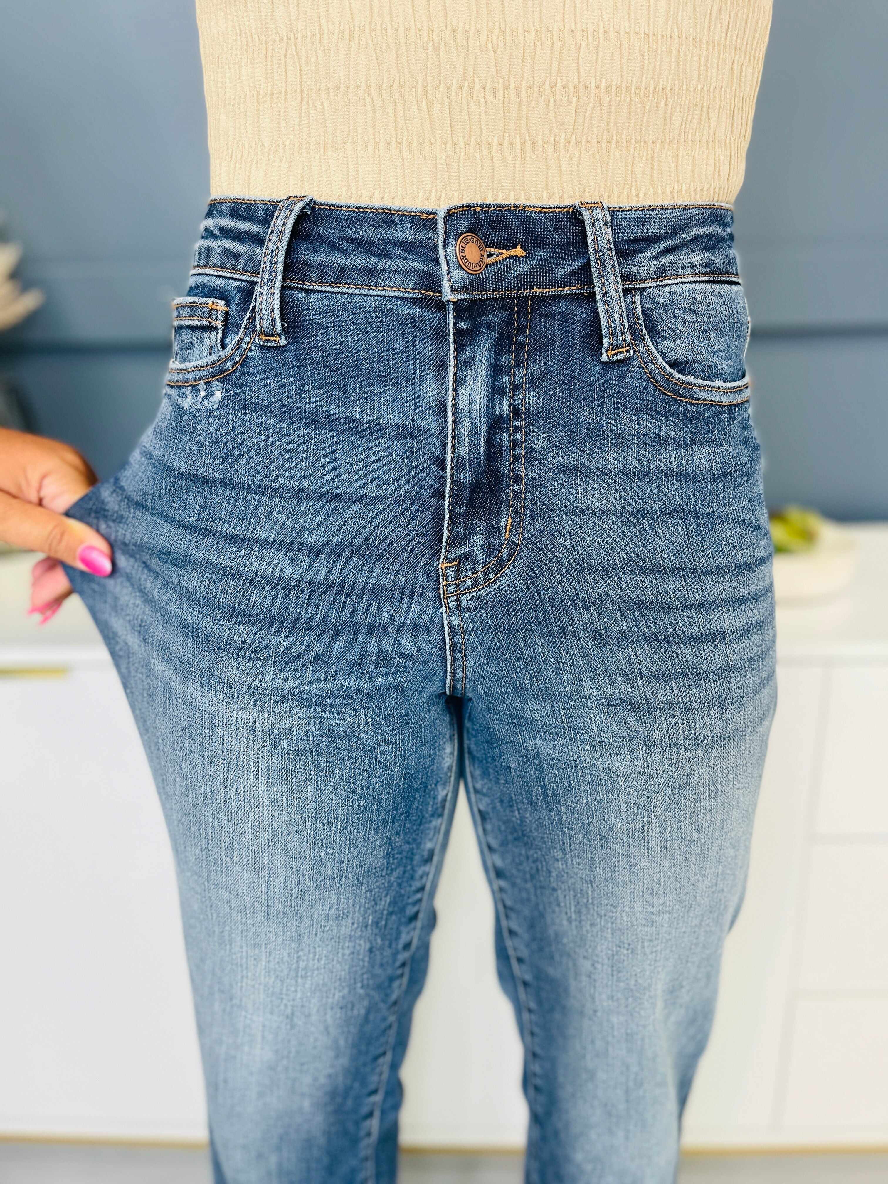 REG/CURVY Wide Eyed Cropped Wide Leg Jeans