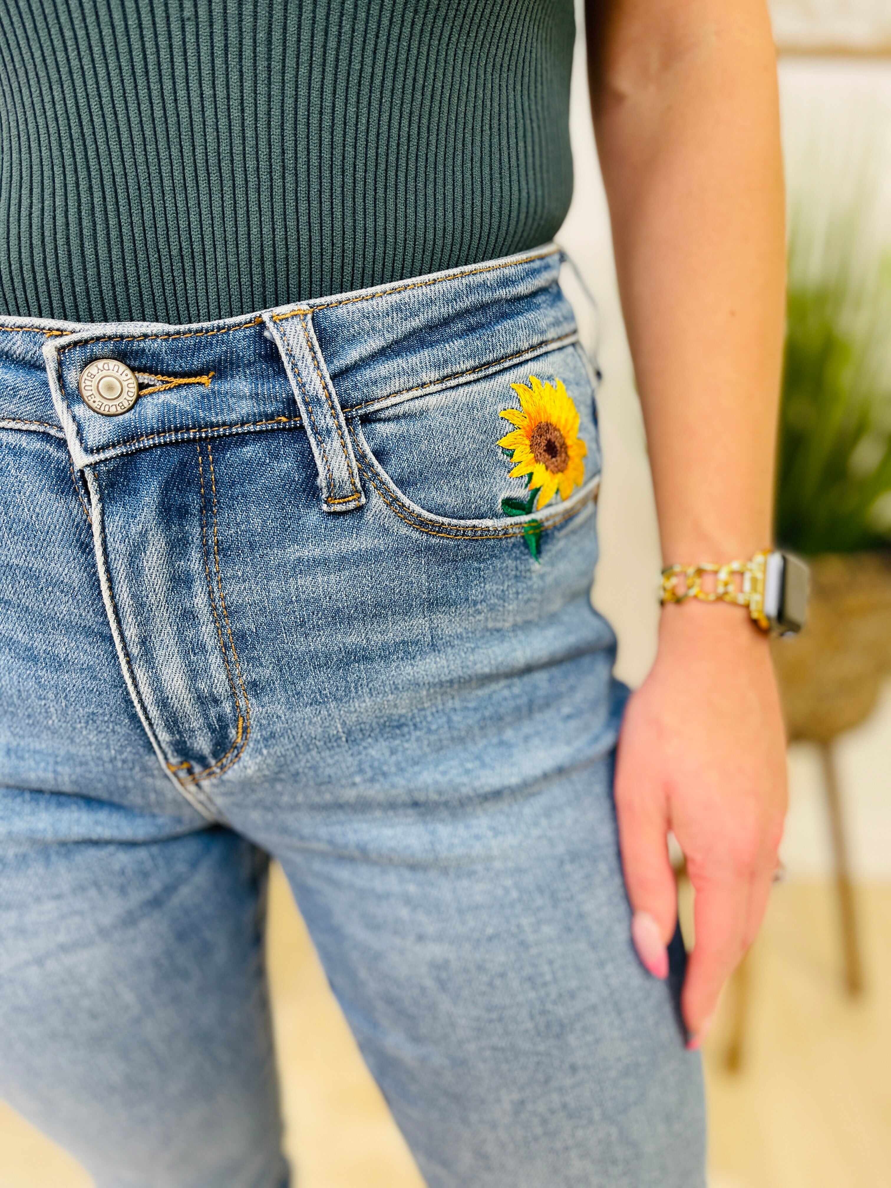 RESTOCK! PLUS/REG Time To Bloom Relaxed Fit Jeans
