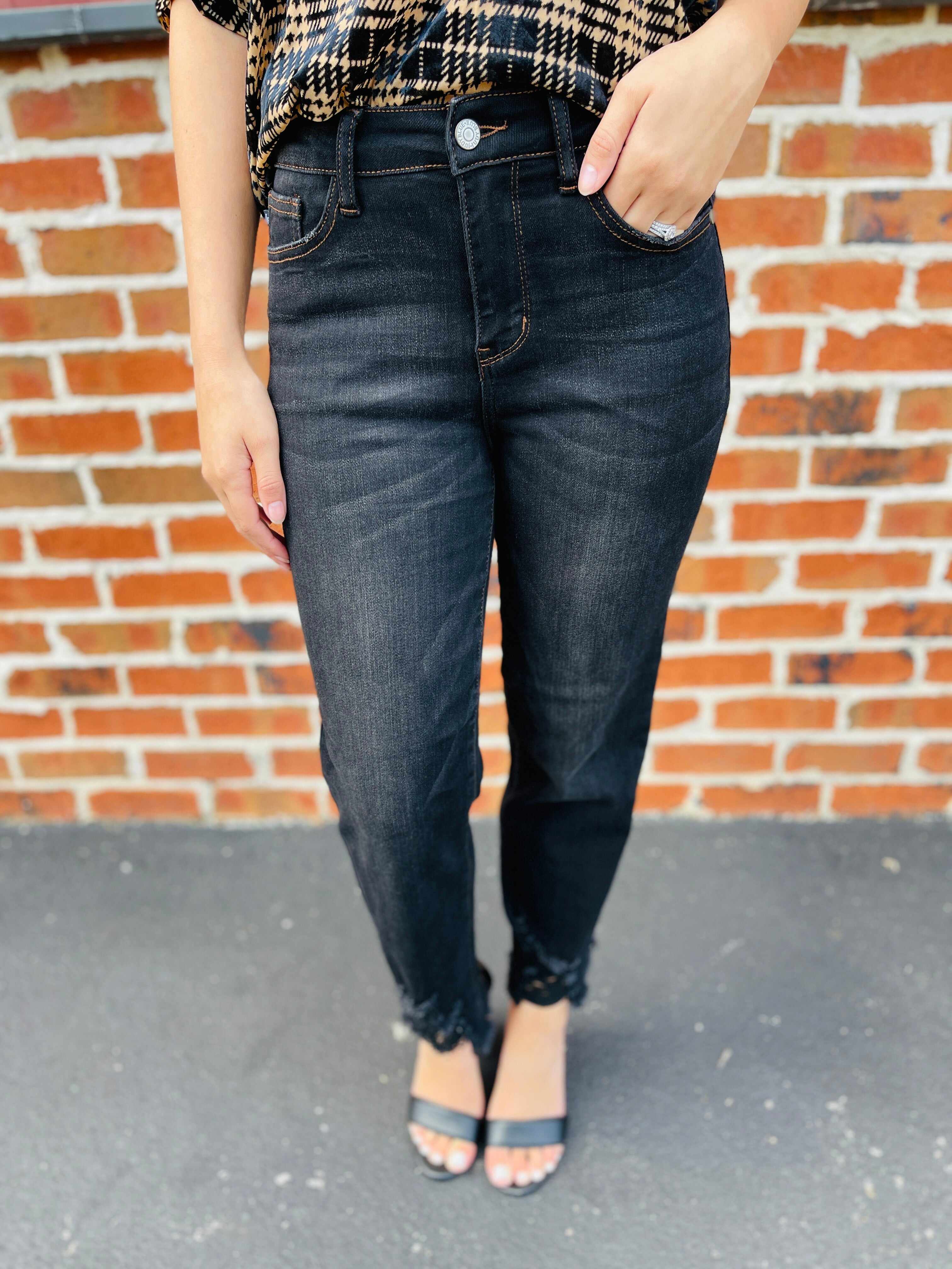 PLUS/REG Play It Straight Leg Jeans