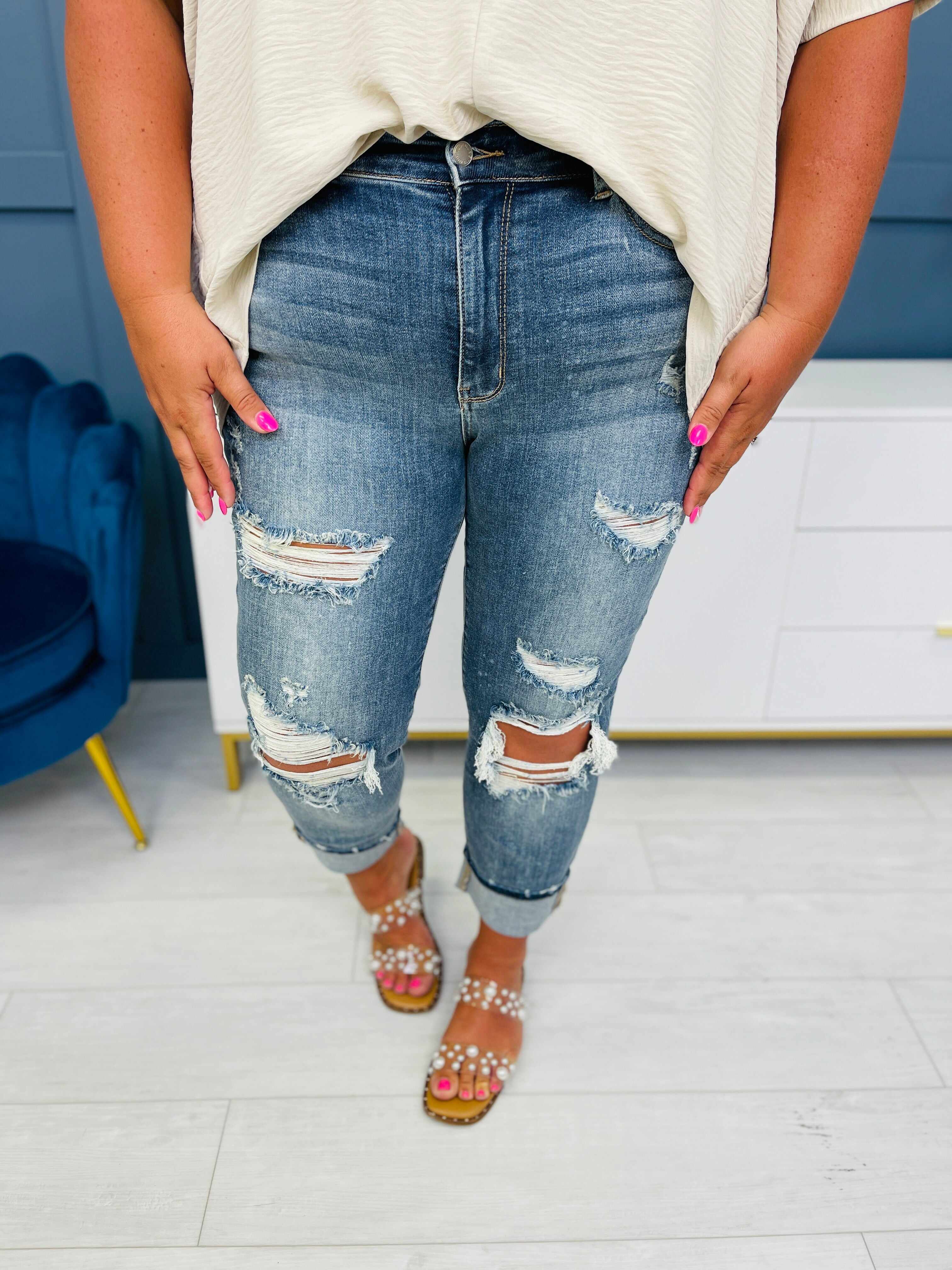 Restock! REG/CURVY Somewhere On a Bleach Mid Rise Boyfriend Jeans