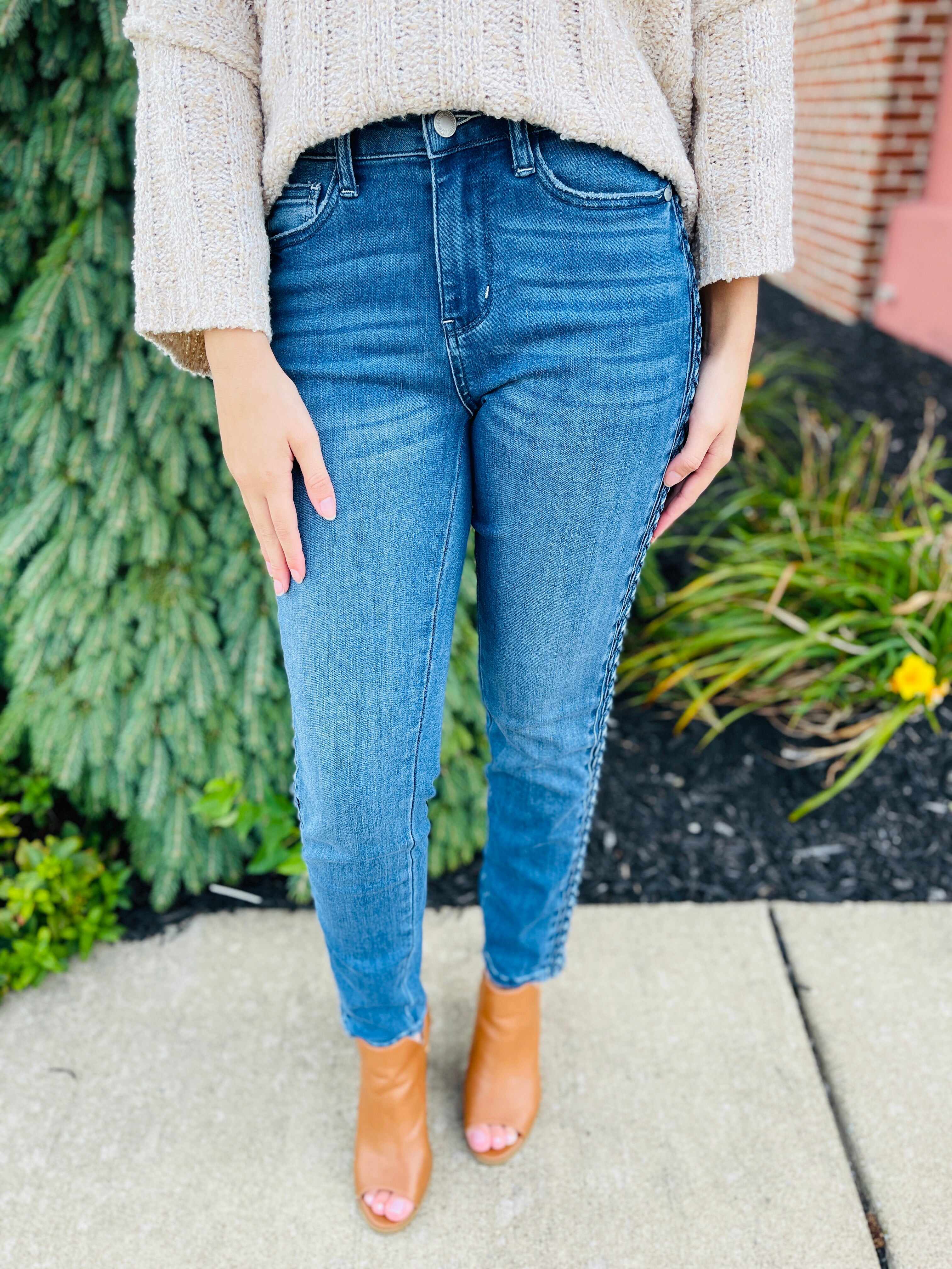 Plus/Reg Mid Rise Braided Beauty Relaxed Fit Jeans