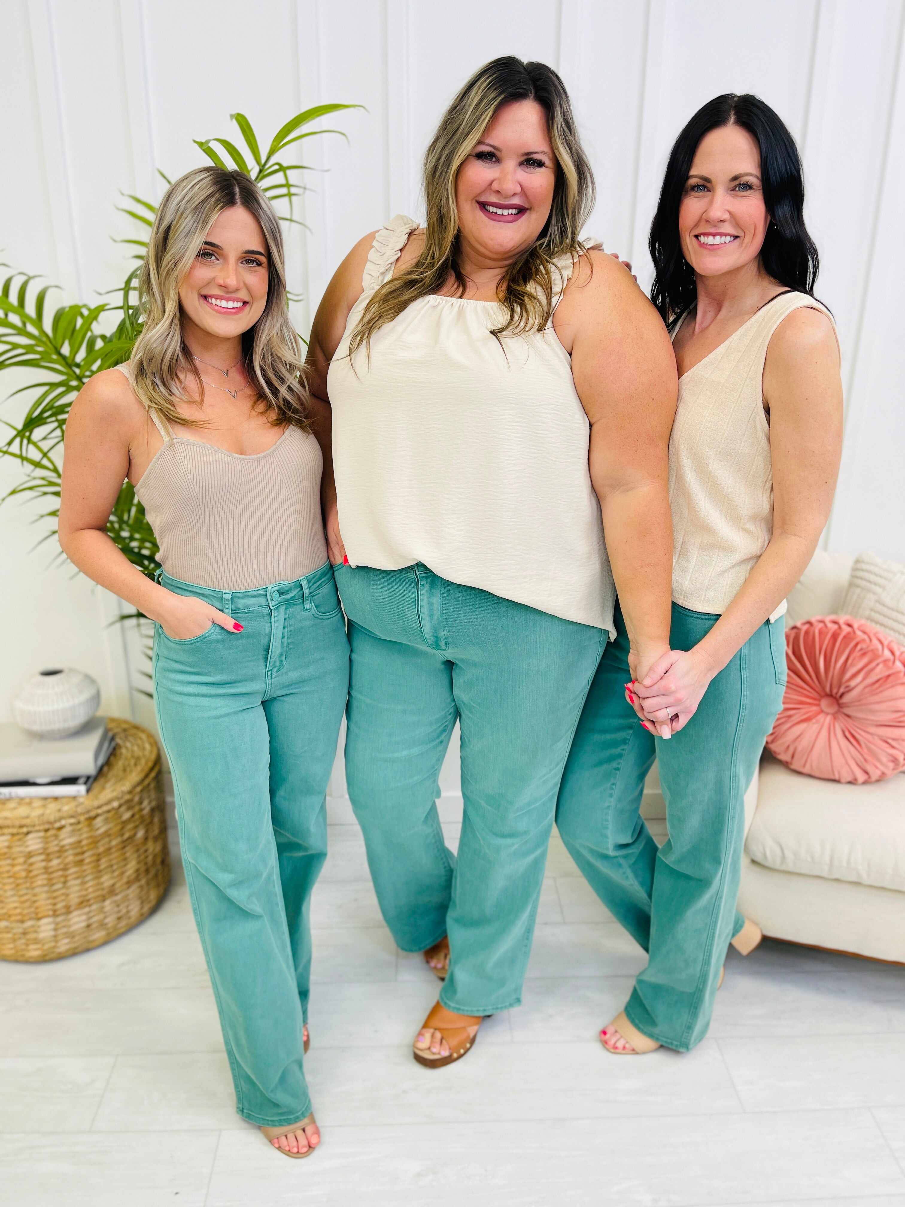 Reg/Curvy Make Waves Straight Jeans