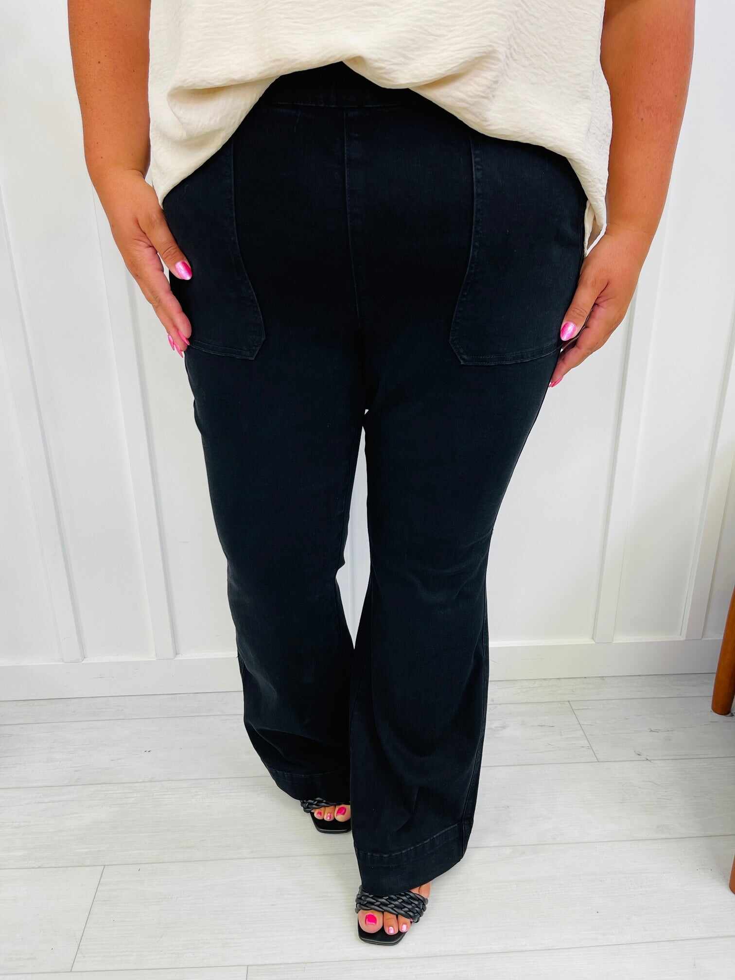 REG/CURVY Blackout Pull On Trouser Flare