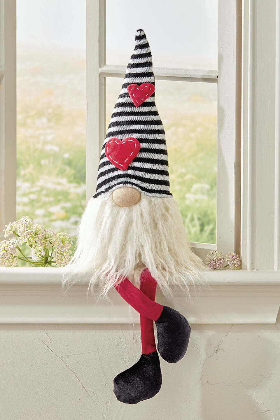 Heart Sitting Gnome